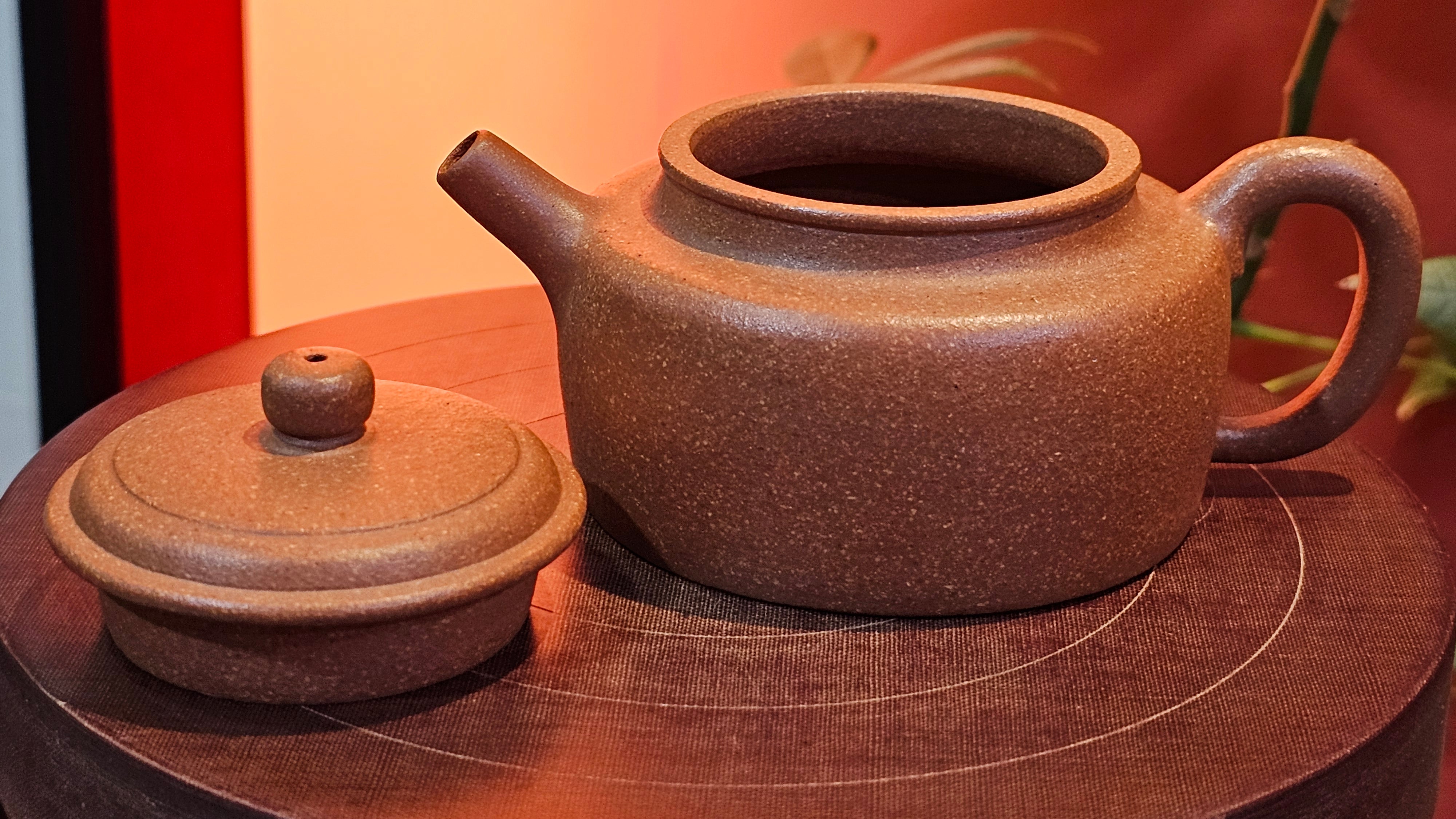 De Zhong 德钟, 165.8ml, Huang Jiang Po Ni 黄降坡泥, by our Collaborative Craftsman Chen Hua Jun 陈华军~ Congratulations to Mr M.R., 1944hrs 11th May, Paisley, Scotland 🇬🇧.