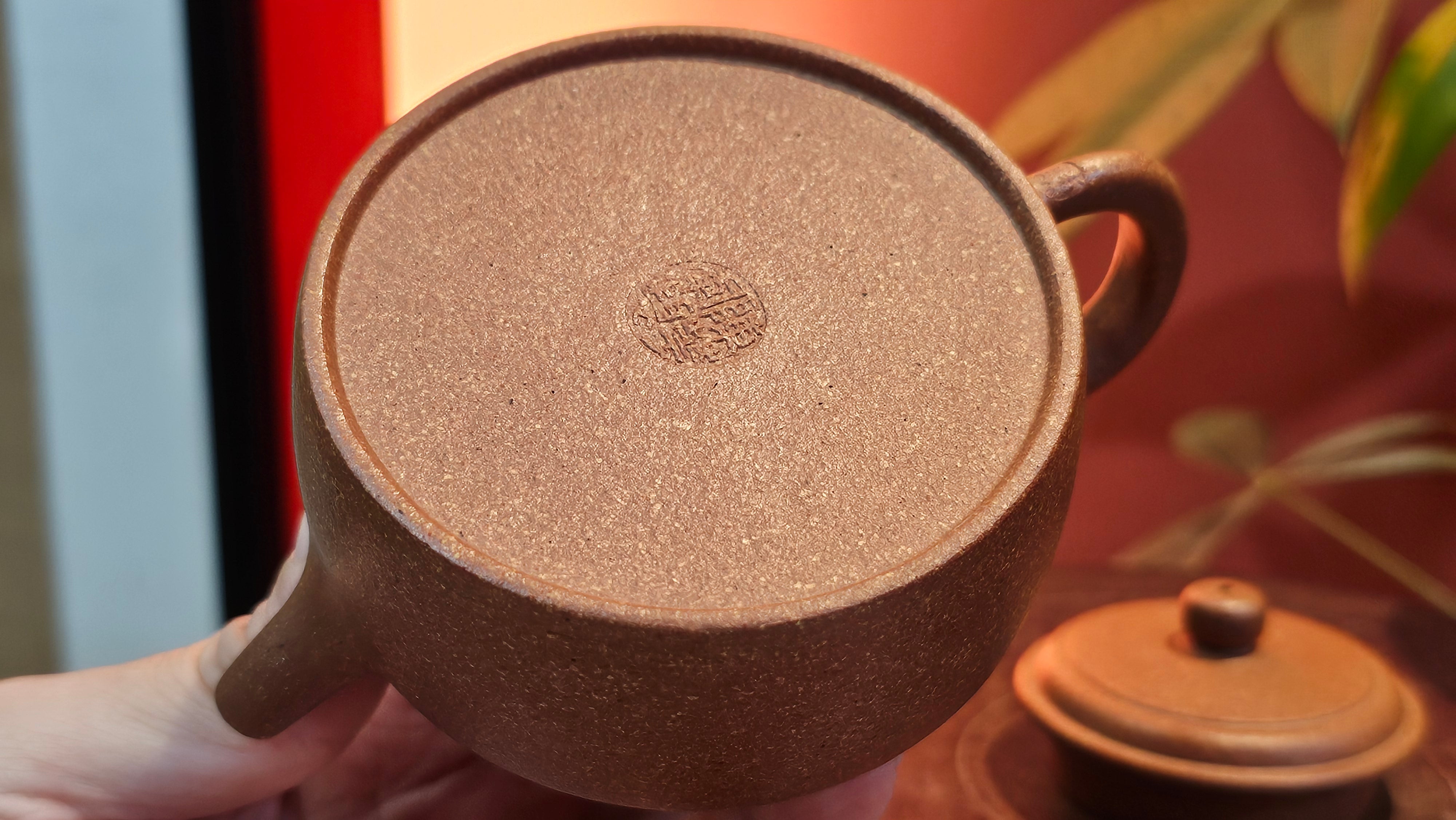 De Zhong 德钟, 165.8ml, Huang Jiang Po Ni 黄降坡泥, by our Collaborative Craftsman Chen Hua Jun 陈华军~ Congratulations to Mr M.R., 1944hrs 11th May, Paisley, Scotland 🇬🇧.