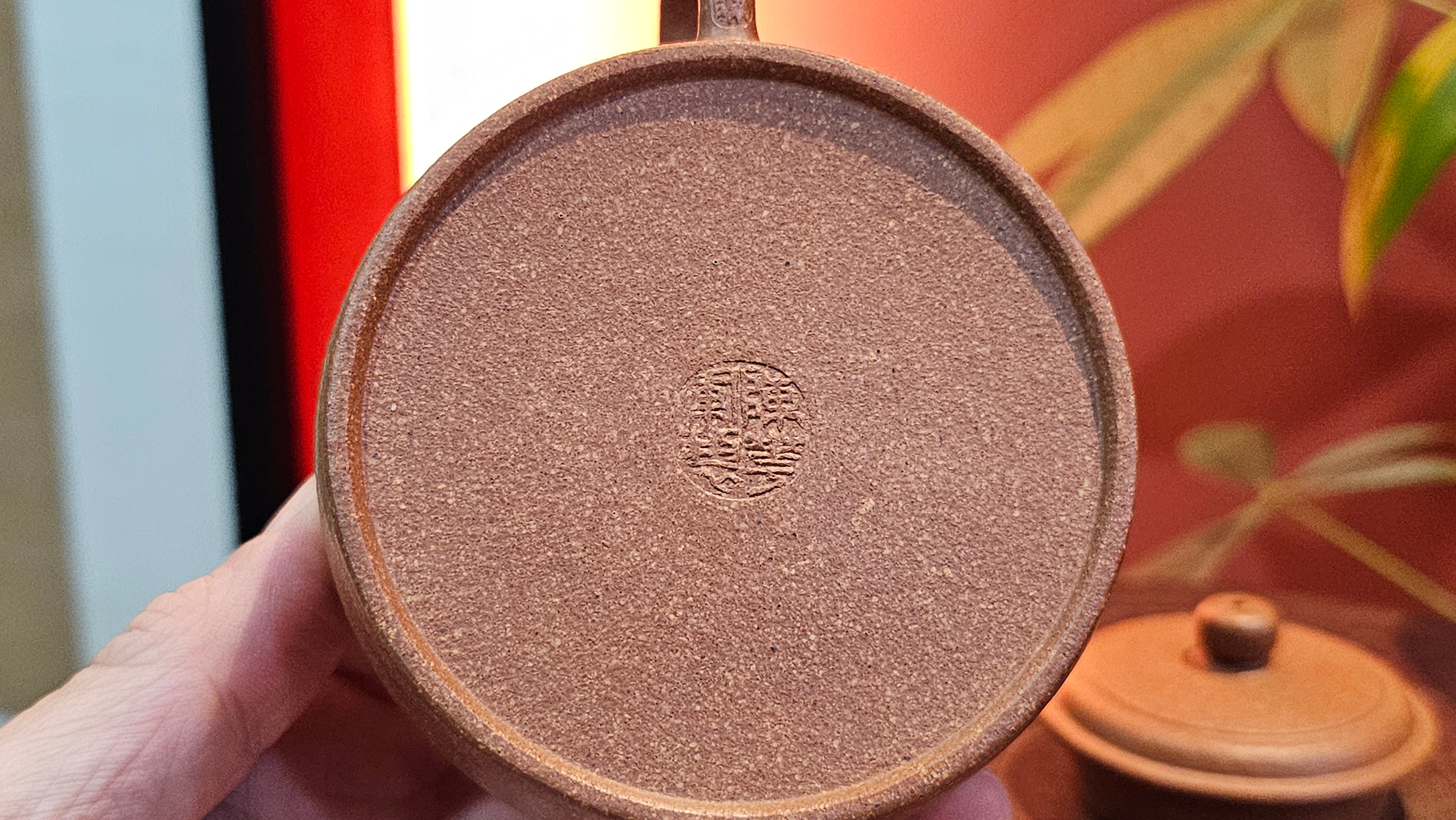 De Zhong 德钟, 165.8ml, Huang Jiang Po Ni 黄降坡泥, by our Collaborative Craftsman Chen Hua Jun 陈华军~ Congratulations to Mr M.R., 1944hrs 11th May, Paisley, Scotland 🇬🇧.