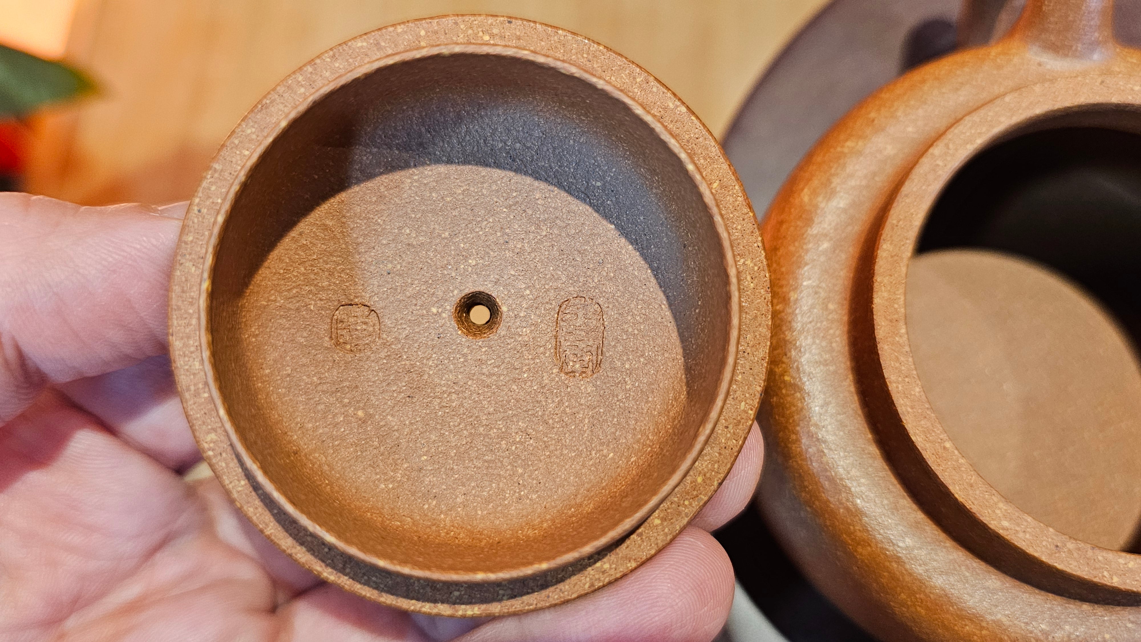 De Zhong 德钟, 165.8ml, Huang Jiang Po Ni 黄降坡泥, by our Collaborative Craftsman Chen Hua Jun 陈华军~ Congratulations to Mr M.R., 1944hrs 11th May, Paisley, Scotland 🇬🇧.