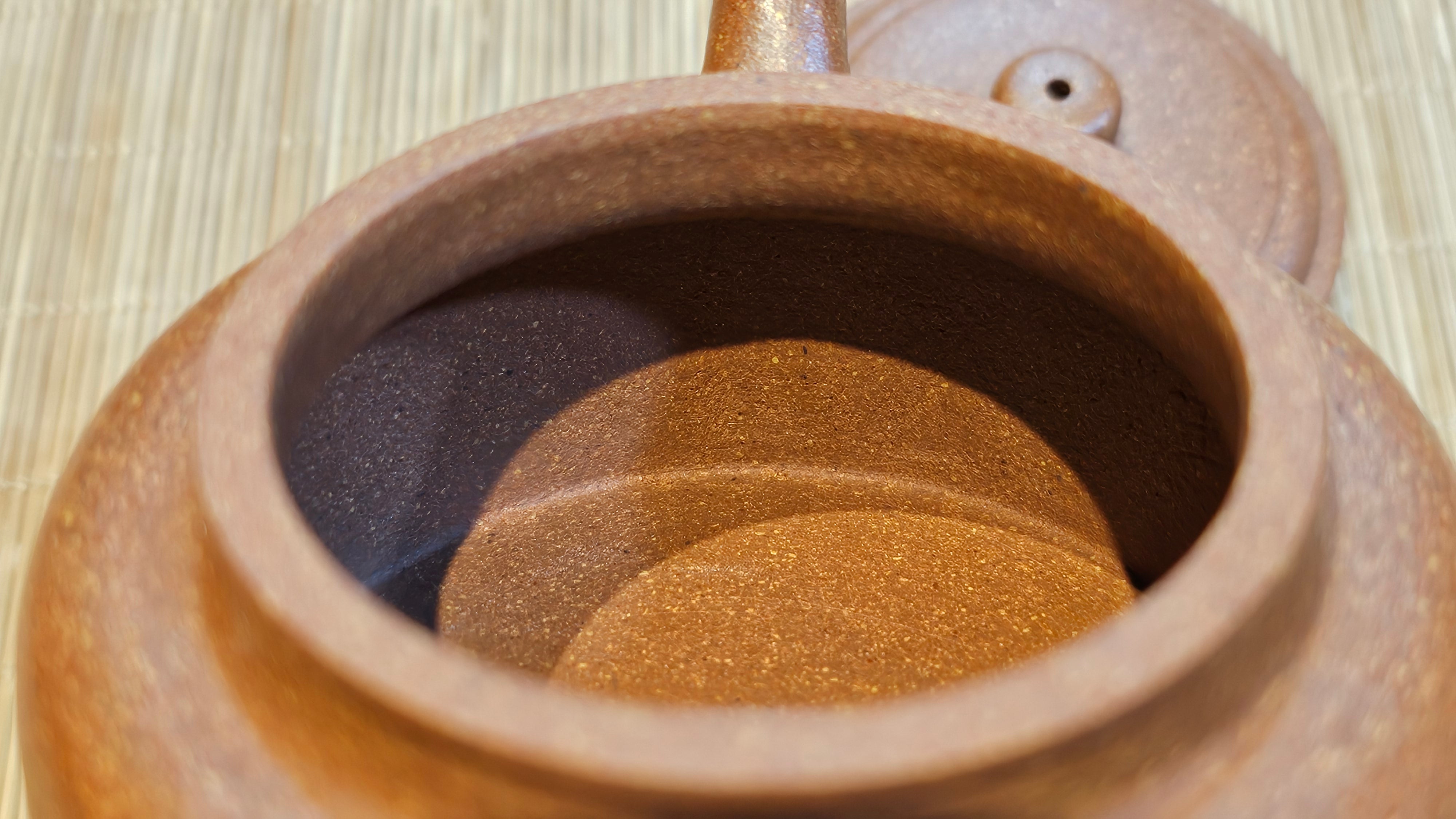 De Zhong 德钟, 165.8ml, Huang Jiang Po Ni 黄降坡泥, by our Collaborative Craftsman Chen Hua Jun 陈华军~ Congratulations to Mr M.R., 1944hrs 11th May, Paisley, Scotland 🇬🇧.