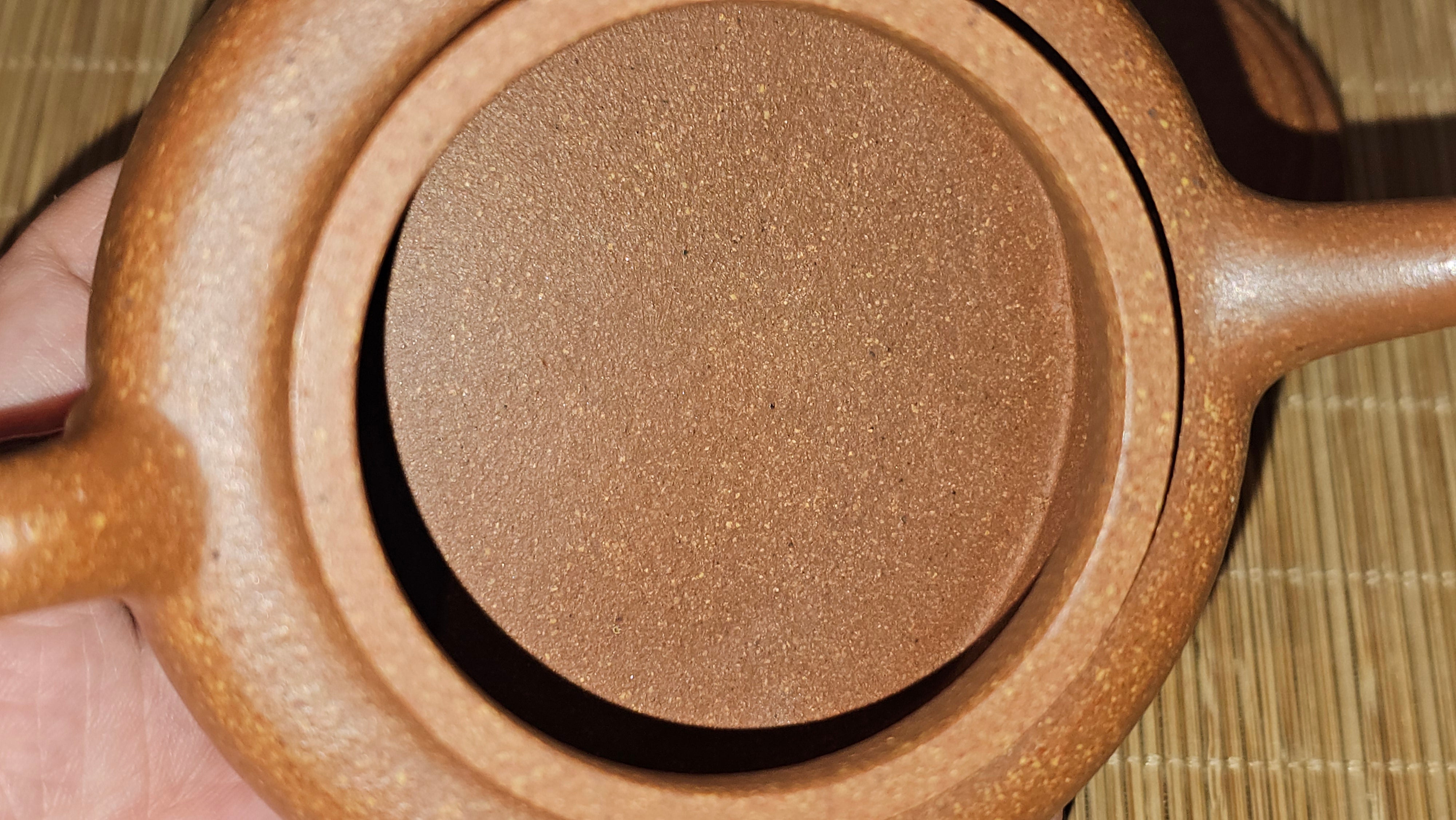 De Zhong 德钟, 165.8ml, Huang Jiang Po Ni 黄降坡泥, by our Collaborative Craftsman Chen Hua Jun 陈华军~ Congratulations to Mr M.R., 1944hrs 11th May, Paisley, Scotland 🇬🇧.