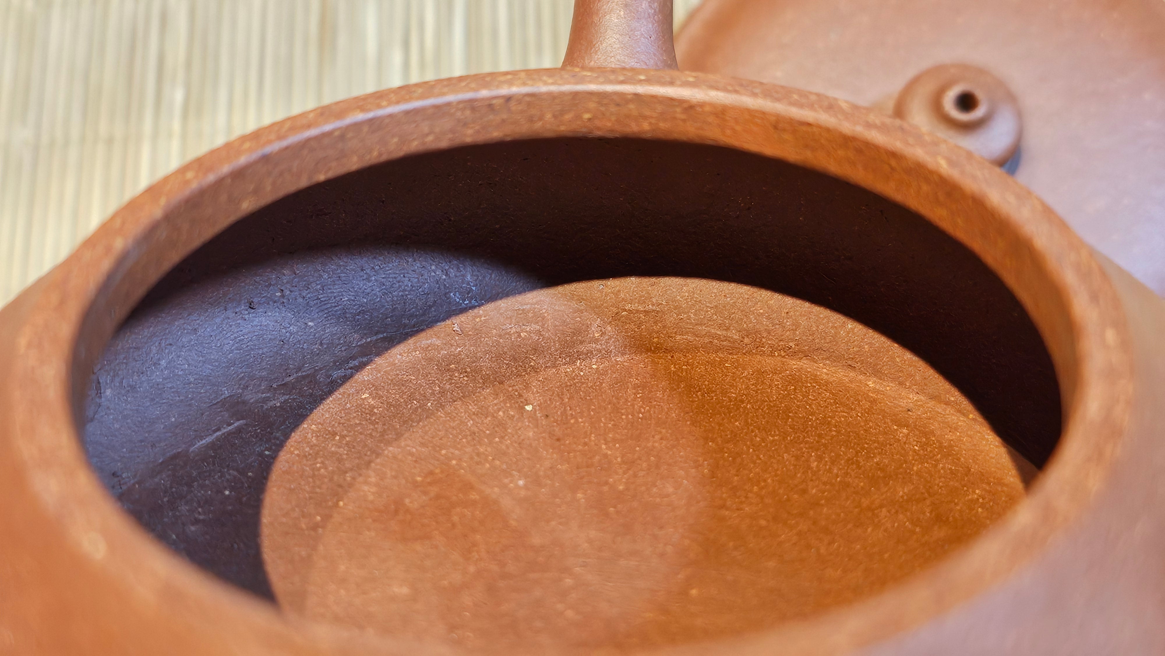 Ming Lu 明炉, 141.1ml, Hong Jiang Po Ni 红降坡泥, by our Collaborative Craftsman Chen Gui Zhi 陈桂枝。(Red JiangPoNi is rarer than Yellow JiangPoNi, XiaoMeiYao ZhuNi & ZhaoZhuang ZhuNi) ~ Congratulations to Mr L.Q., 1526hrs 12th May 2025, Pender Island, Canada 🇨🇦.