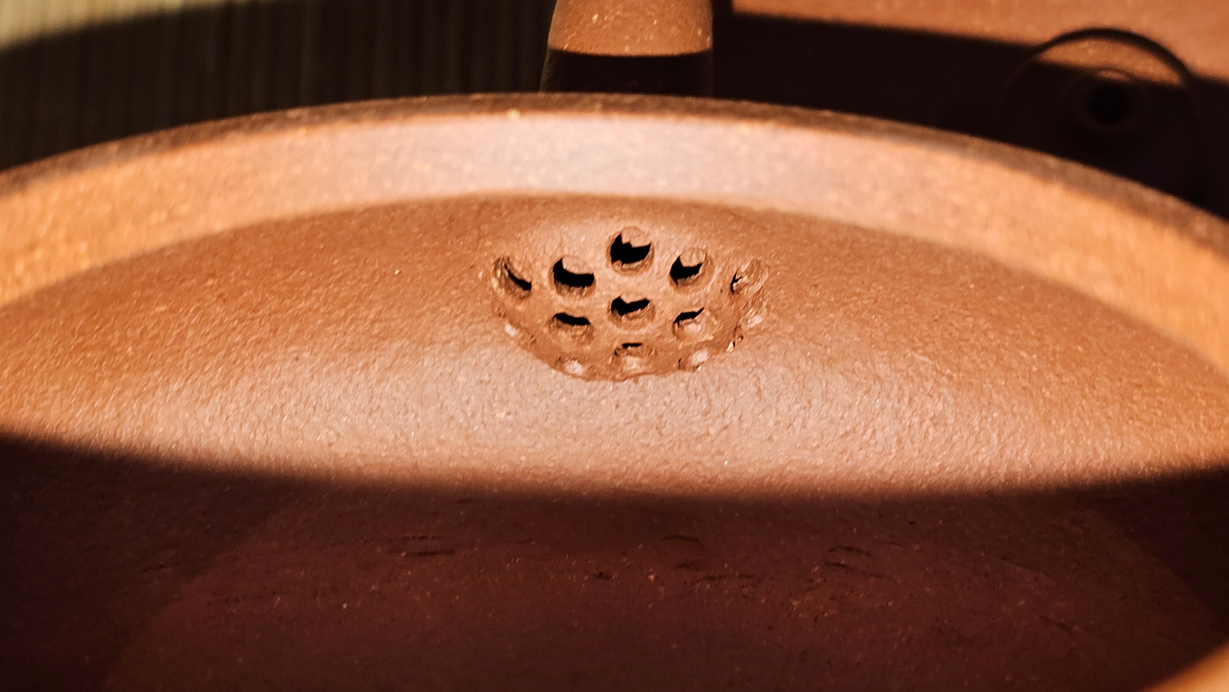 Ming Lu 明炉, 141.1ml, Hong Jiang Po Ni 红降坡泥, by our Collaborative Craftsman Chen Gui Zhi 陈桂枝。(Red JiangPoNi is rarer than Yellow JiangPoNi, XiaoMeiYao ZhuNi & ZhaoZhuang ZhuNi) ~ Congratulations to Mr L.Q., 1526hrs 12th May 2025, Pender Island, Canada 🇨🇦.