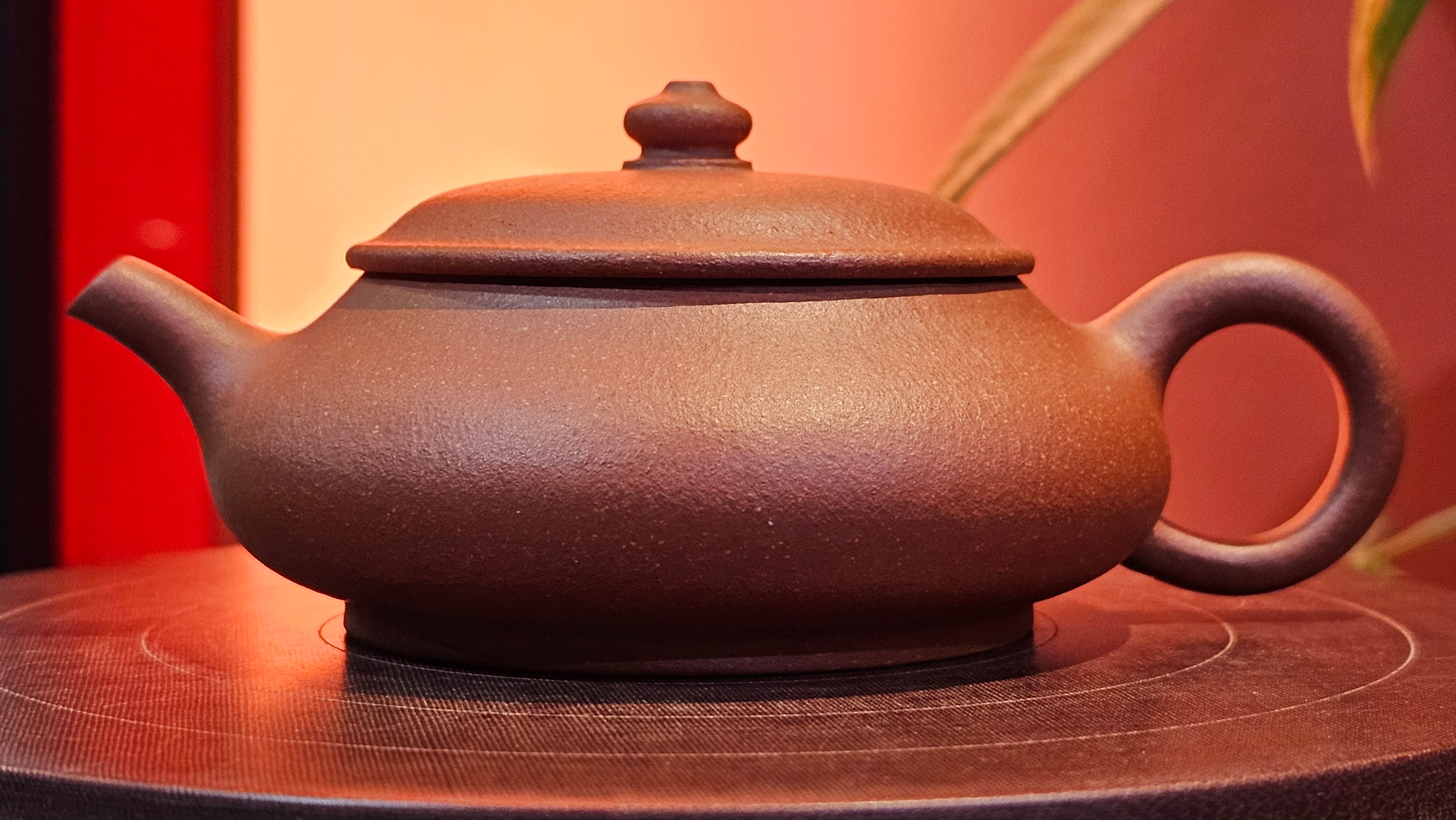 Ming Lu 明炉, 141.1ml, Hong Jiang Po Ni 红降坡泥, by our Collaborative Craftsman Chen Gui Zhi 陈桂枝。(Red JiangPoNi is rarer than Yellow JiangPoNi, XiaoMeiYao ZhuNi & ZhaoZhuang ZhuNi) ~ Congratulations to Mr L.Q., 1526hrs 12th May 2025, Pender Island, Canada 🇨🇦.