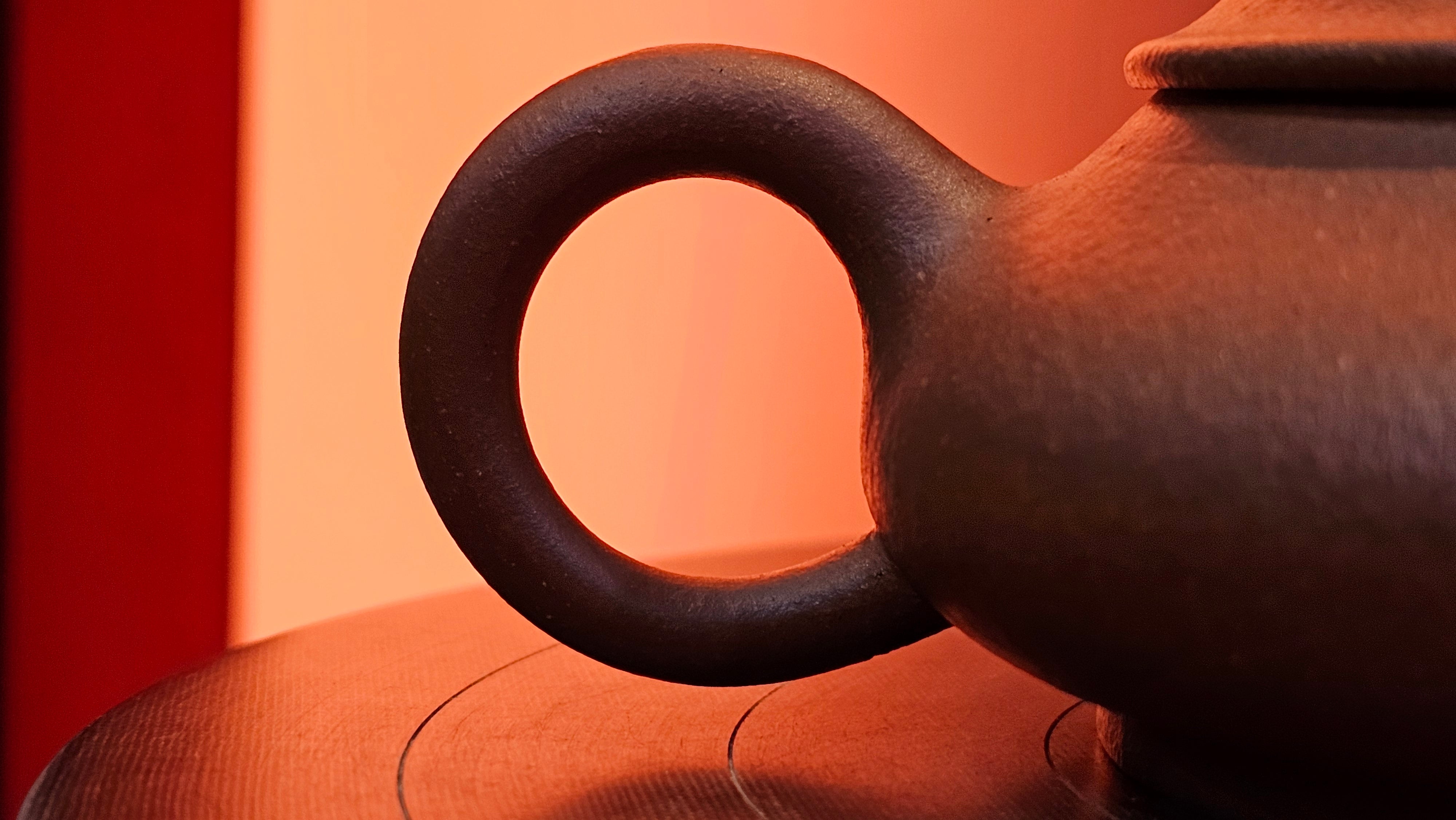 Ming Lu 明炉, 141.1ml, Hong Jiang Po Ni 红降坡泥, by our Collaborative Craftsman Chen Gui Zhi 陈桂枝。(Red JiangPoNi is rarer than Yellow JiangPoNi, XiaoMeiYao ZhuNi & ZhaoZhuang ZhuNi) ~ Congratulations to Mr L.Q., 1526hrs 12th May 2025, Pender Island, Canada 🇨🇦.