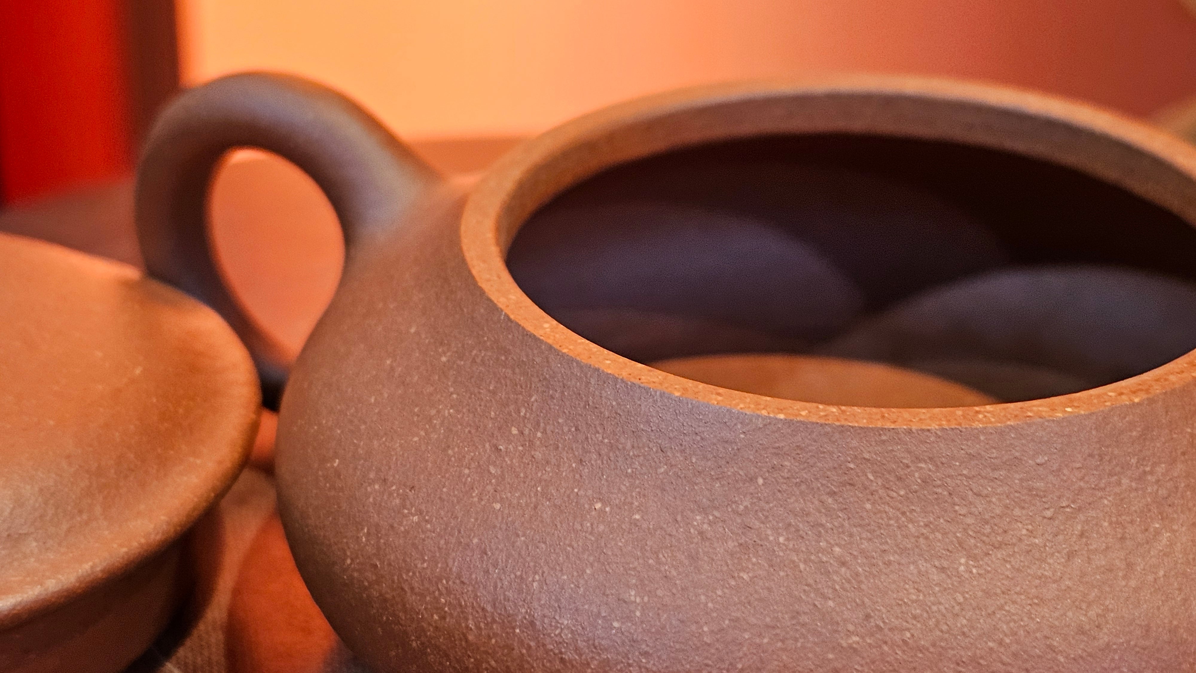 Ming Lu 明炉, 141.1ml, Hong Jiang Po Ni 红降坡泥, by our Collaborative Craftsman Chen Gui Zhi 陈桂枝。(Red JiangPoNi is rarer than Yellow JiangPoNi, XiaoMeiYao ZhuNi & ZhaoZhuang ZhuNi) ~ Congratulations to Mr L.Q., 1526hrs 12th May 2025, Pender Island, Canada 🇨🇦.