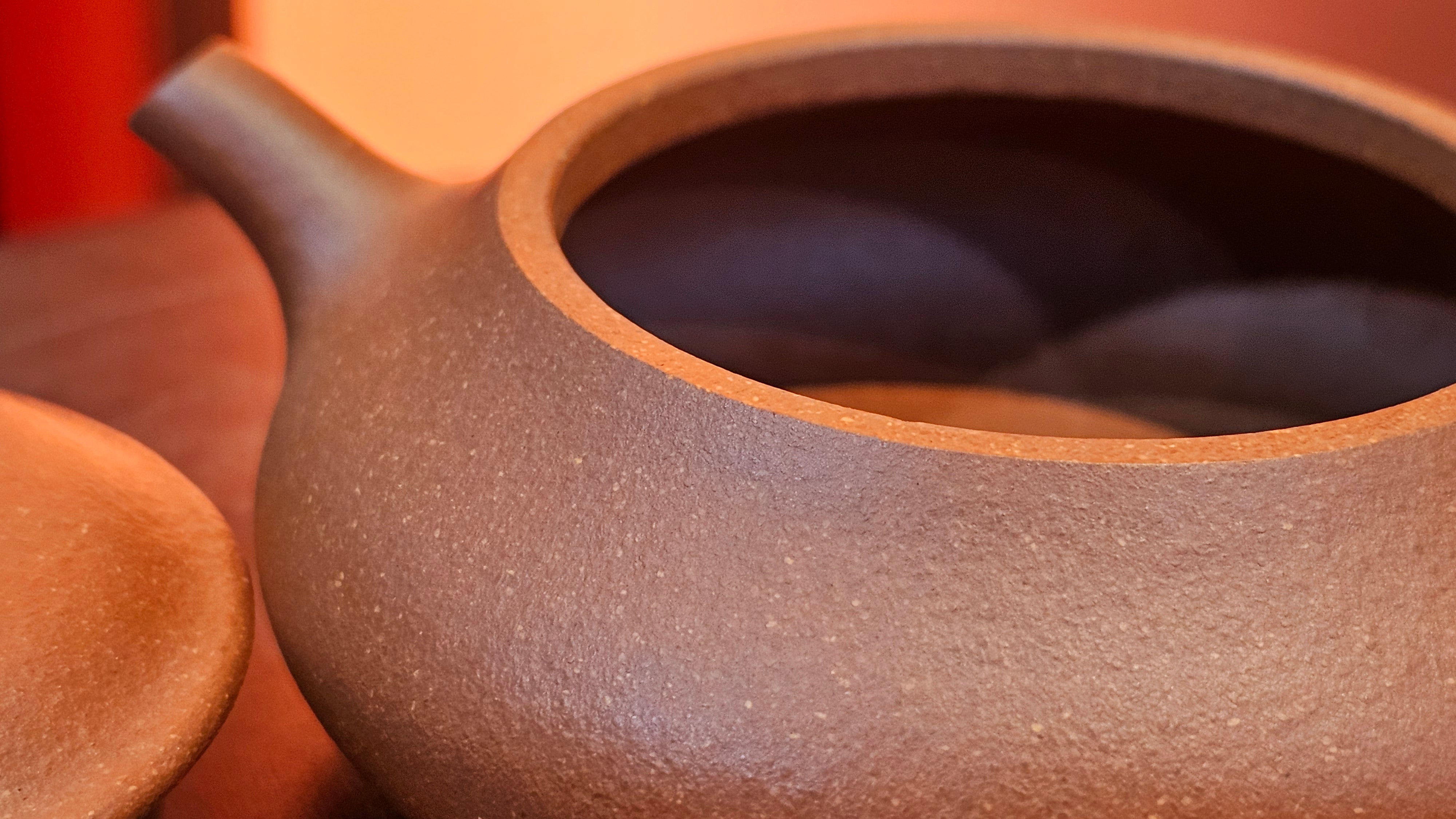 Ming Lu 明炉, 141.1ml, Hong Jiang Po Ni 红降坡泥, by our Collaborative Craftsman Chen Gui Zhi 陈桂枝。(Red JiangPoNi is rarer than Yellow JiangPoNi, XiaoMeiYao ZhuNi & ZhaoZhuang ZhuNi) ~ Congratulations to Mr L.Q., 1526hrs 12th May 2025, Pender Island, Canada 🇨🇦.