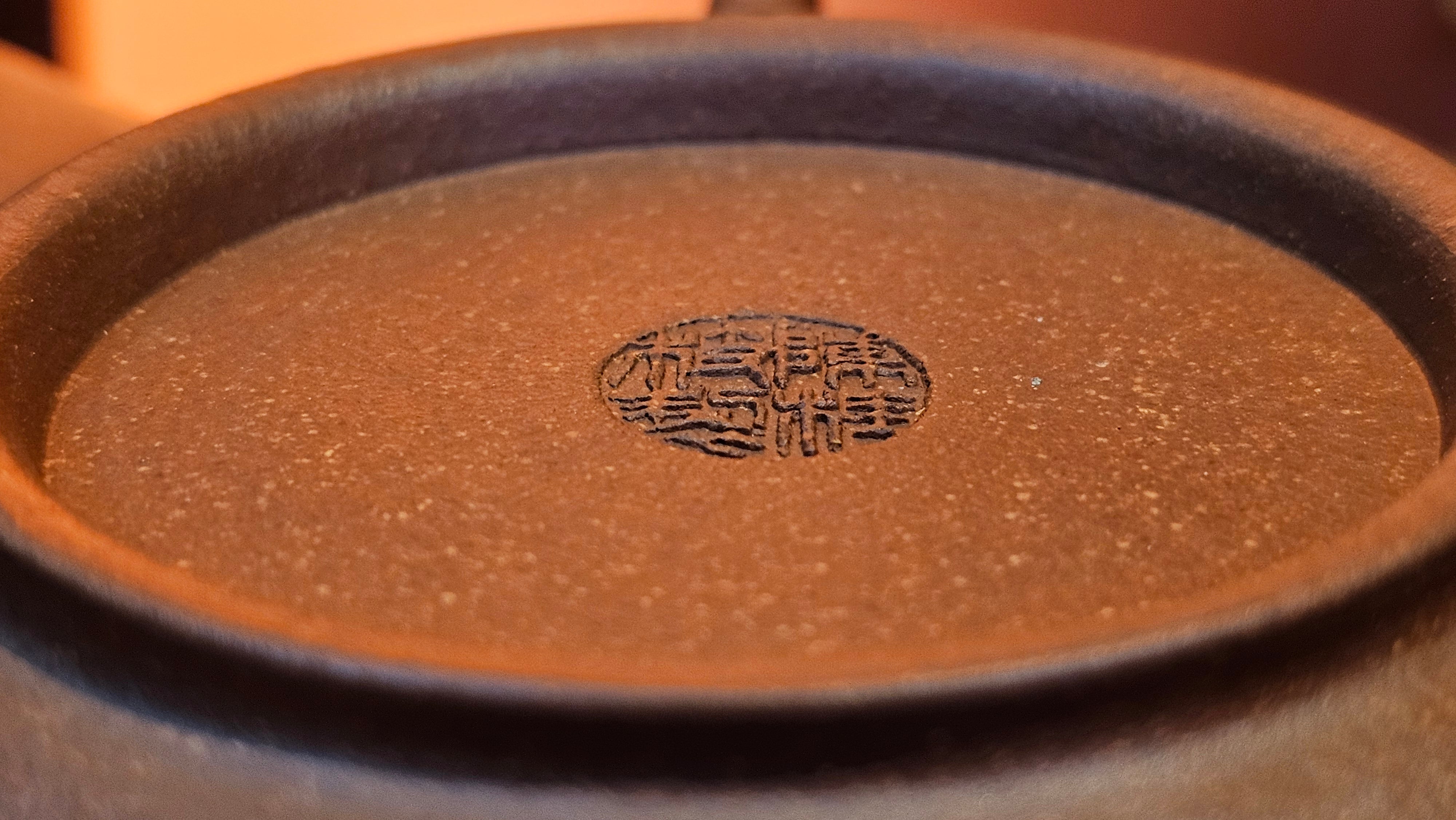 Ming Lu 明炉, 141.1ml, Hong Jiang Po Ni 红降坡泥, by our Collaborative Craftsman Chen Gui Zhi 陈桂枝。(Red JiangPoNi is rarer than Yellow JiangPoNi, XiaoMeiYao ZhuNi & ZhaoZhuang ZhuNi) ~ Congratulations to Mr L.Q., 1526hrs 12th May 2025, Pender Island, Canada 🇨🇦.