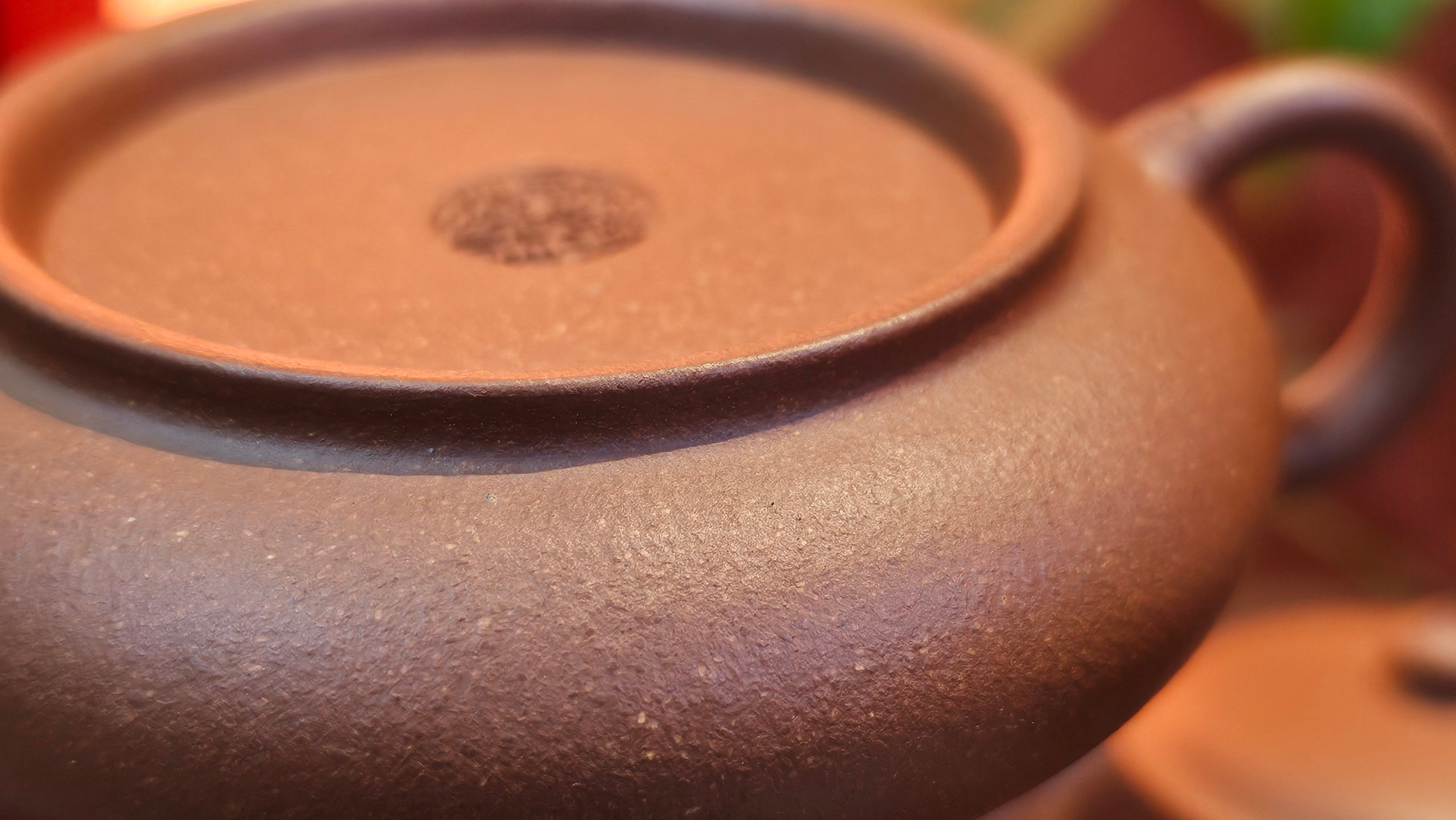 Ming Lu 明炉, 141.1ml, Hong Jiang Po Ni 红降坡泥, by our Collaborative Craftsman Chen Gui Zhi 陈桂枝。(Red JiangPoNi is rarer than Yellow JiangPoNi, XiaoMeiYao ZhuNi & ZhaoZhuang ZhuNi) ~ Congratulations to Mr L.Q., 1526hrs 12th May 2025, Pender Island, Canada 🇨🇦.