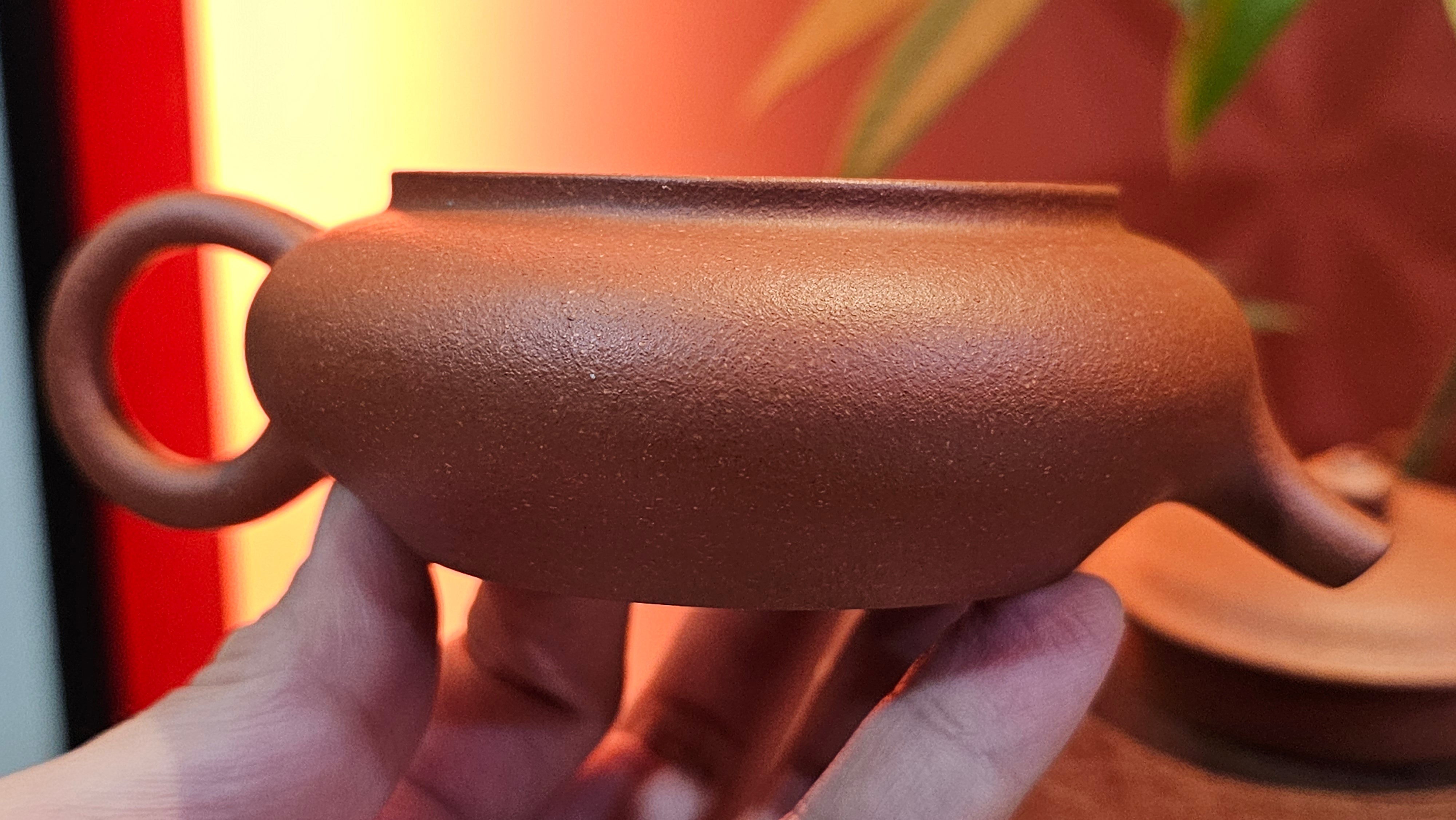 Ming Lu 明炉, 141.1ml, Hong Jiang Po Ni 红降坡泥, by our Collaborative Craftsman Chen Gui Zhi 陈桂枝。(Red JiangPoNi is rarer than Yellow JiangPoNi, XiaoMeiYao ZhuNi & ZhaoZhuang ZhuNi) ~ Congratulations to Mr L.Q., 1526hrs 12th May 2025, Pender Island, Canada 🇨🇦.