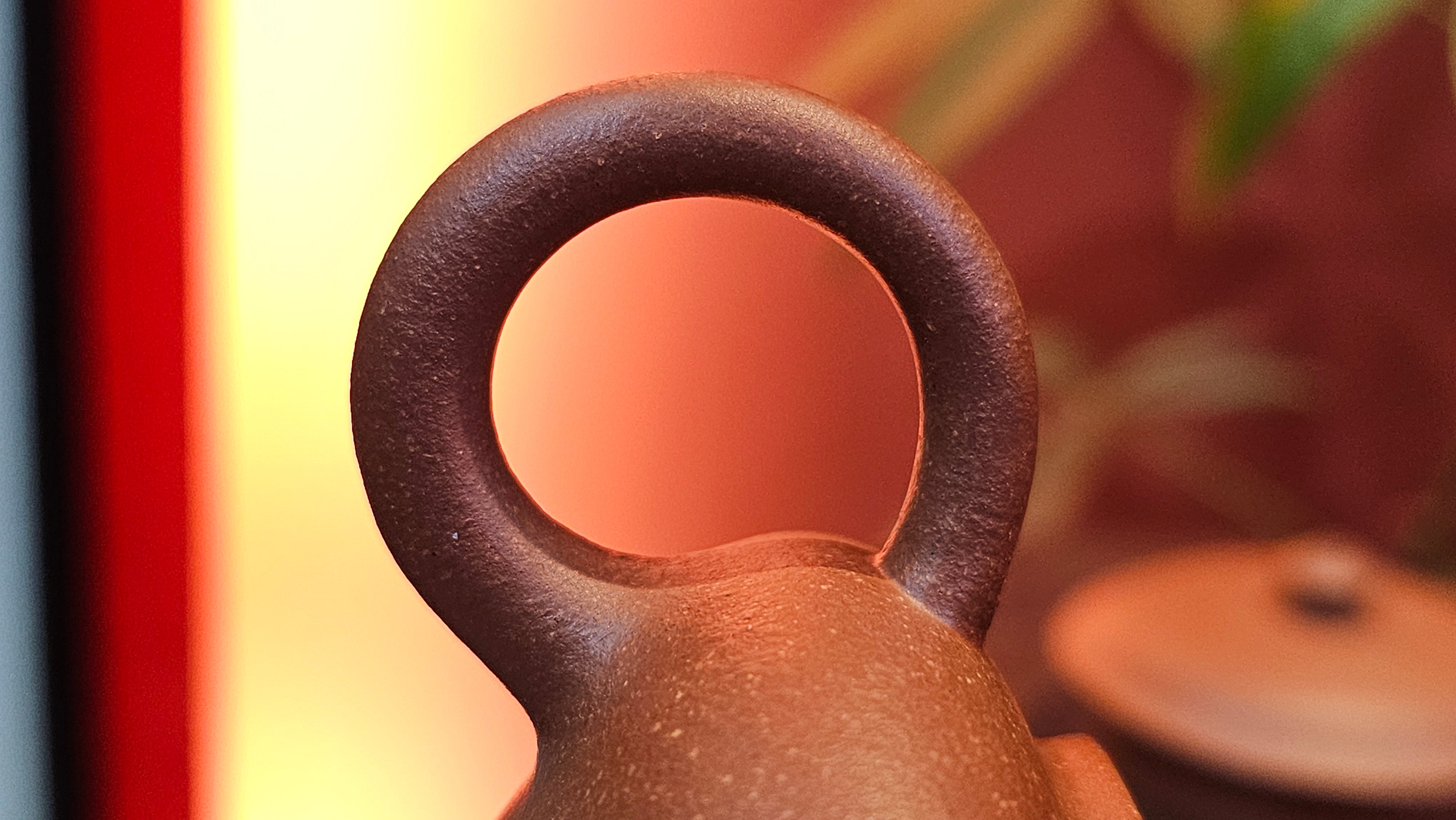 Ming Lu 明炉, 141.1ml, Hong Jiang Po Ni 红降坡泥, by our Collaborative Craftsman Chen Gui Zhi 陈桂枝。(Red JiangPoNi is rarer than Yellow JiangPoNi, XiaoMeiYao ZhuNi & ZhaoZhuang ZhuNi) ~ Congratulations to Mr L.Q., 1526hrs 12th May 2025, Pender Island, Canada 🇨🇦.