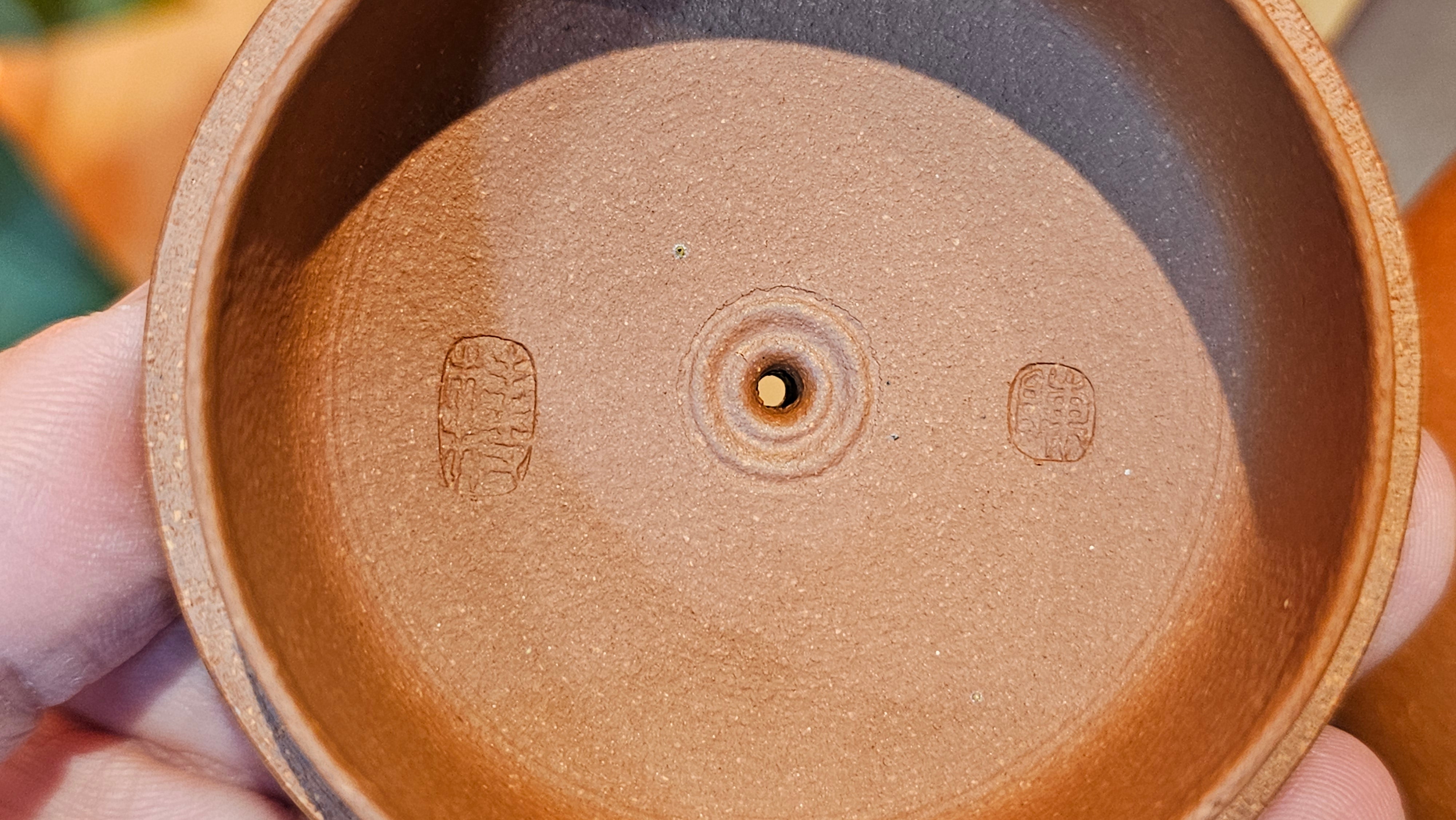 Ming Lu 明炉, 141.1ml, Hong Jiang Po Ni 红降坡泥, by our Collaborative Craftsman Chen Gui Zhi 陈桂枝。(Red JiangPoNi is rarer than Yellow JiangPoNi, XiaoMeiYao ZhuNi & ZhaoZhuang ZhuNi) ~ Congratulations to Mr L.Q., 1526hrs 12th May 2025, Pender Island, Canada 🇨🇦.