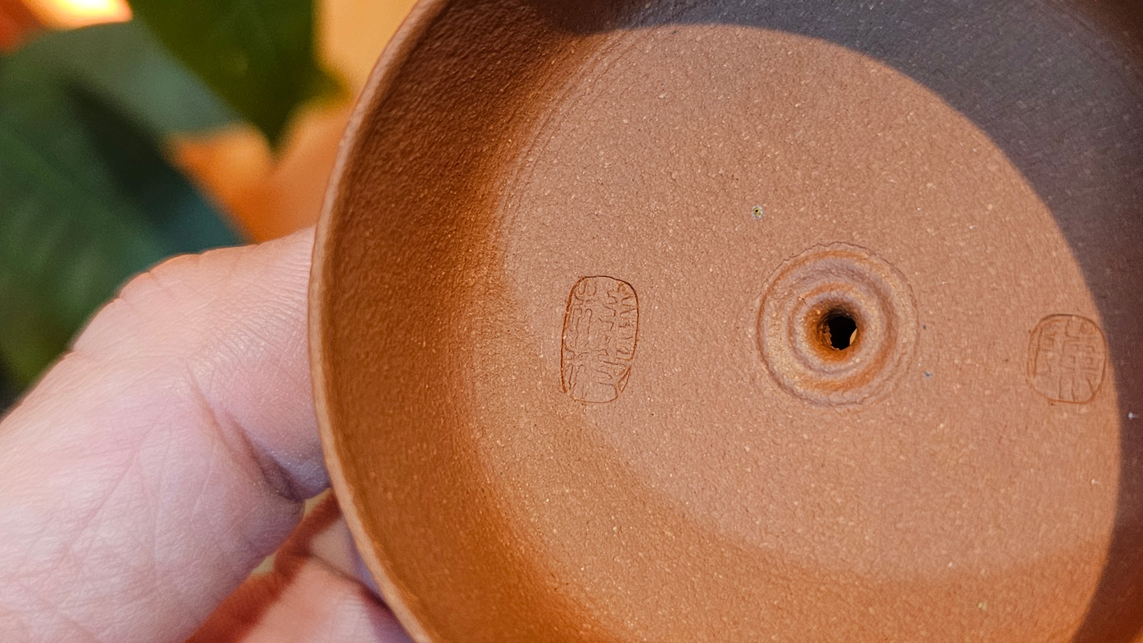 Ming Lu 明炉, 141.1ml, Hong Jiang Po Ni 红降坡泥, by our Collaborative Craftsman Chen Gui Zhi 陈桂枝。(Red JiangPoNi is rarer than Yellow JiangPoNi, XiaoMeiYao ZhuNi & ZhaoZhuang ZhuNi) ~ Congratulations to Mr L.Q., 1526hrs 12th May 2025, Pender Island, Canada 🇨🇦.