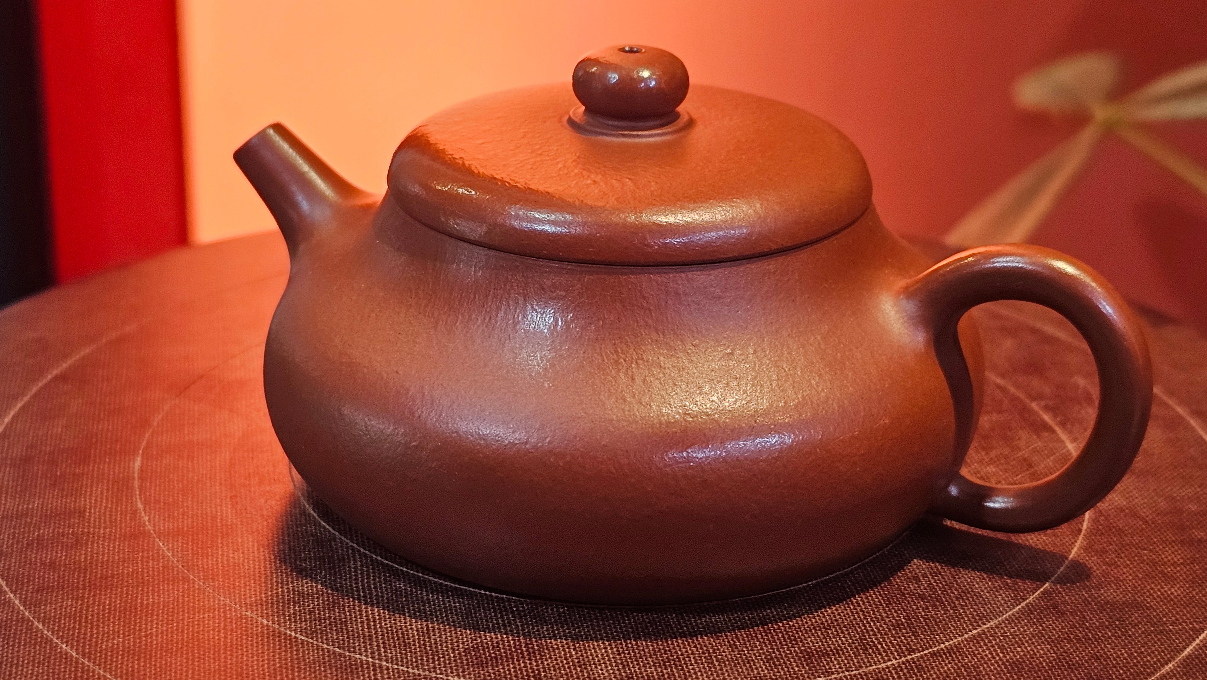 Jing Le 静乐 ~ "Quiet happiness", 96.0ml, Xiao Mei Yao Zhu Ni 小煤窑朱泥, by our Collaborative Craftsman Wang Xing 王兴 ~ Congratulations to Mr P.E., 2302hrs 22nd May 2025, Seattle, WA.