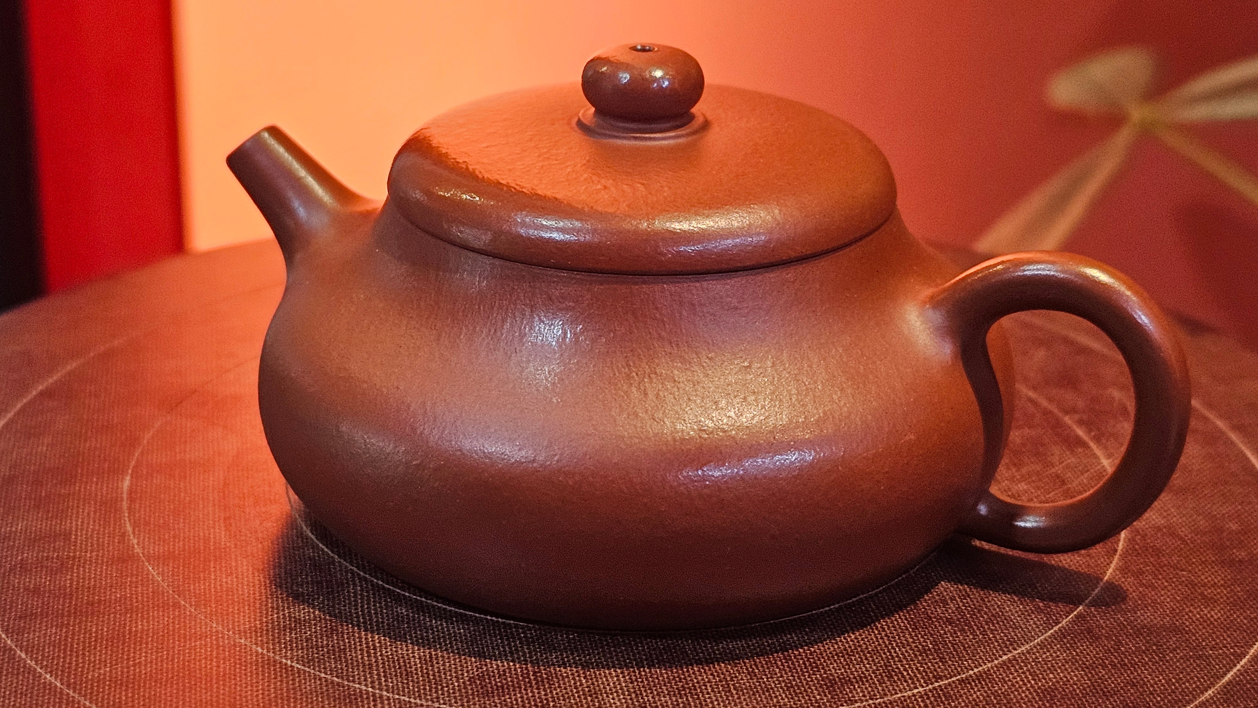 Jing Le 静乐 ~ "Quiet happiness", 96.0ml, Xiao Mei Yao Zhu Ni 小煤窑朱泥, by our Collaborative Craftsman Wang Xing 王兴 ~ Congratulations to Mr P.E., 2302hrs 22nd May 2025, Seattle, WA.