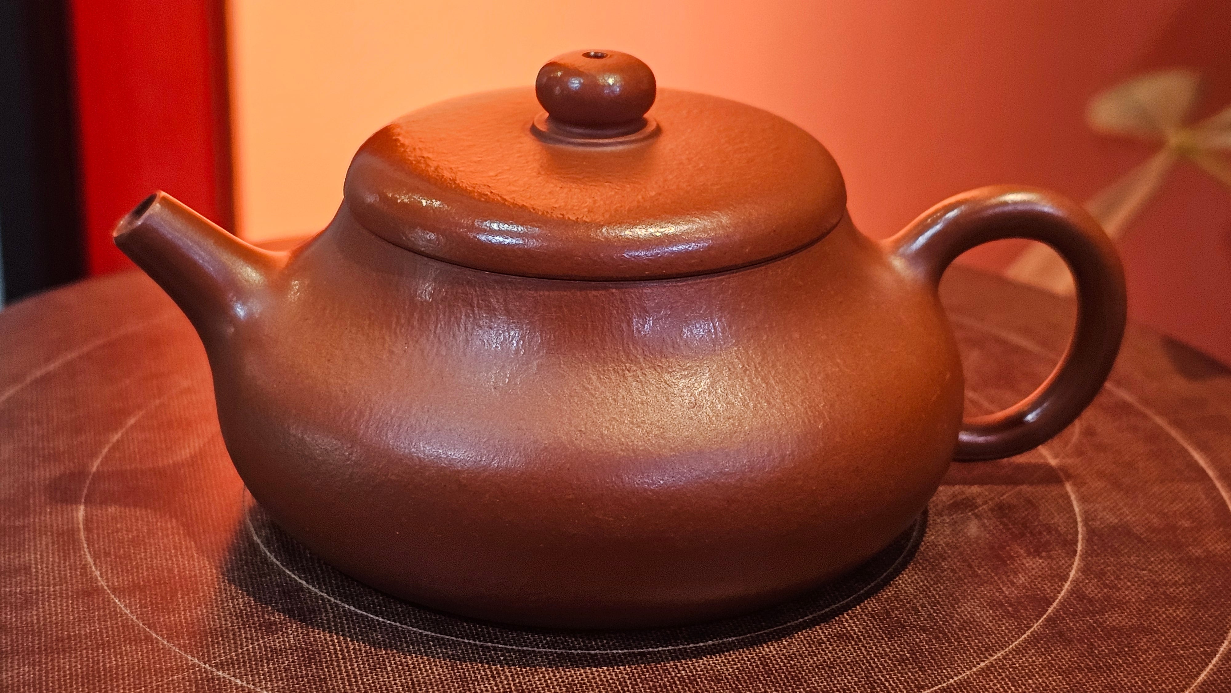 Jing Le 静乐 ~ "Quiet happiness", 96.0ml, Xiao Mei Yao Zhu Ni 小煤窑朱泥, by our Collaborative Craftsman Wang Xing 王兴 ~ Congratulations to Mr P.E., 2302hrs 22nd May 2025, Seattle, WA.