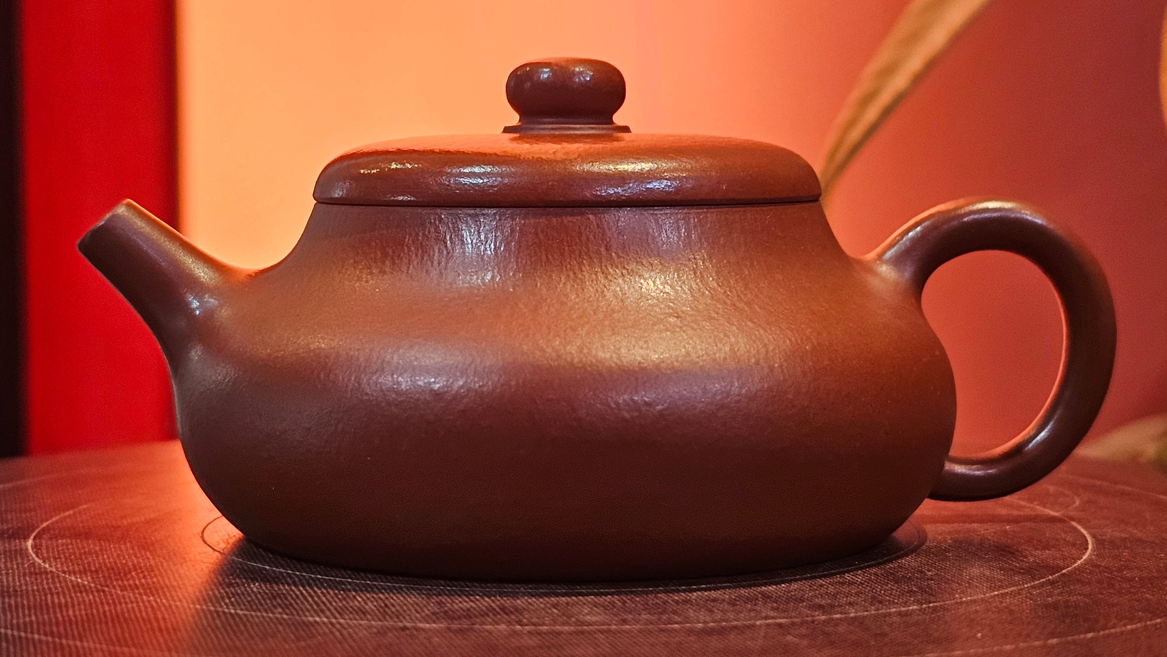 Jing Le 静乐 ~ "Quiet happiness", 96.0ml, Xiao Mei Yao Zhu Ni 小煤窑朱泥, by our Collaborative Craftsman Wang Xing 王兴 ~ Congratulations to Mr P.E., 2302hrs 22nd May 2025, Seattle, WA.