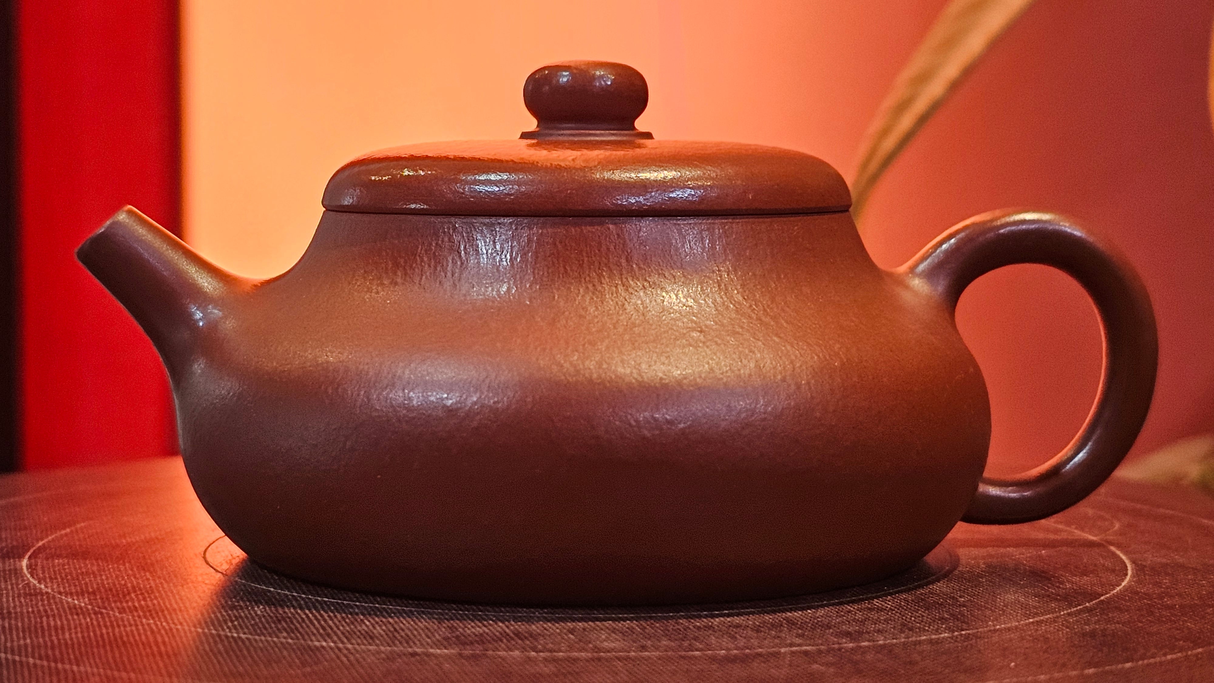 Jing Le 静乐 ~ "Quiet happiness", 96.0ml, Xiao Mei Yao Zhu Ni 小煤窑朱泥, by our Collaborative Craftsman Wang Xing 王兴 ~ Congratulations to Mr P.E., 2302hrs 22nd May 2025, Seattle, WA.