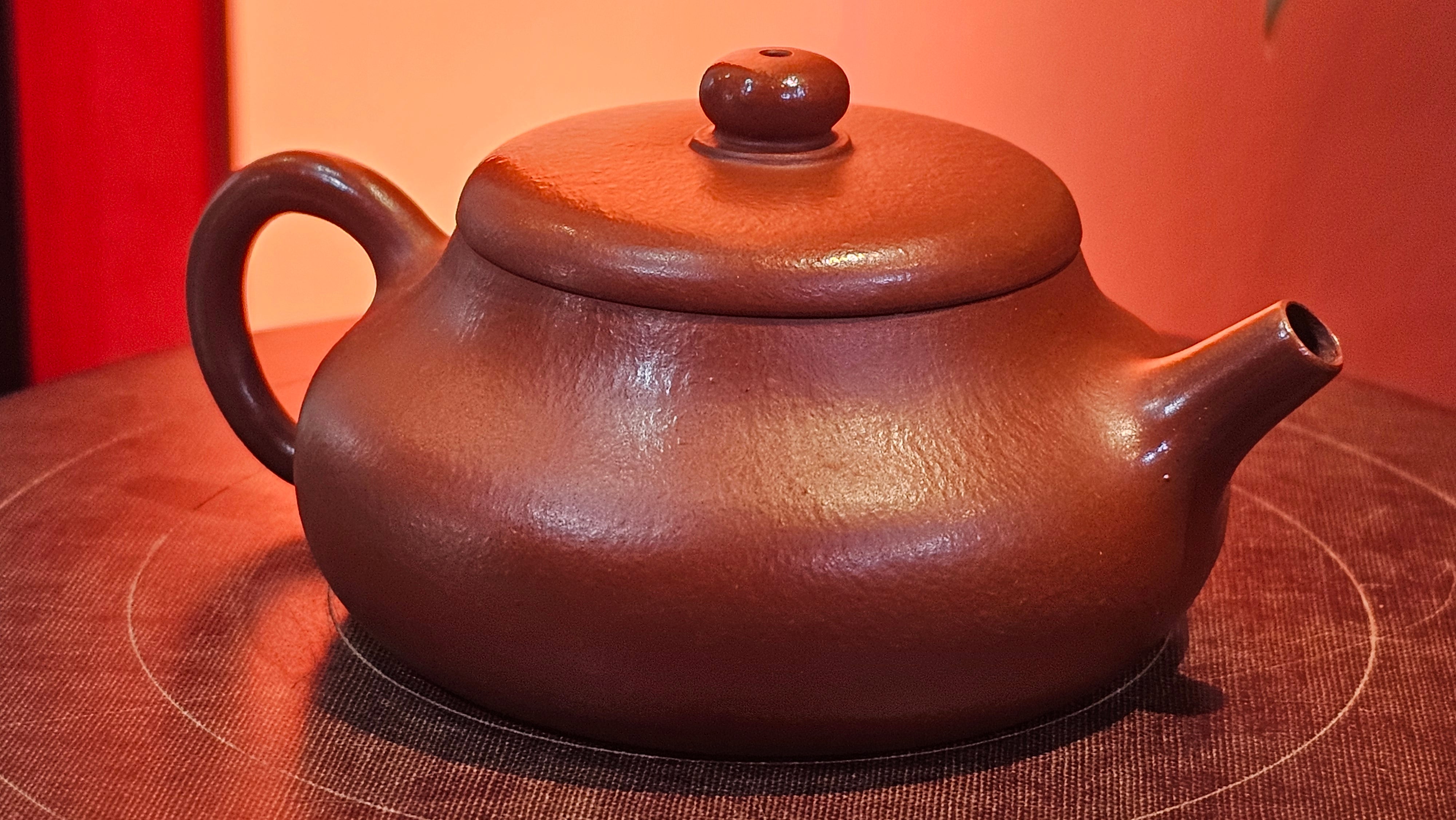 Jing Le 静乐 ~ "Quiet happiness", 96.0ml, Xiao Mei Yao Zhu Ni 小煤窑朱泥, by our Collaborative Craftsman Wang Xing 王兴 ~ Congratulations to Mr P.E., 2302hrs 22nd May 2025, Seattle, WA.