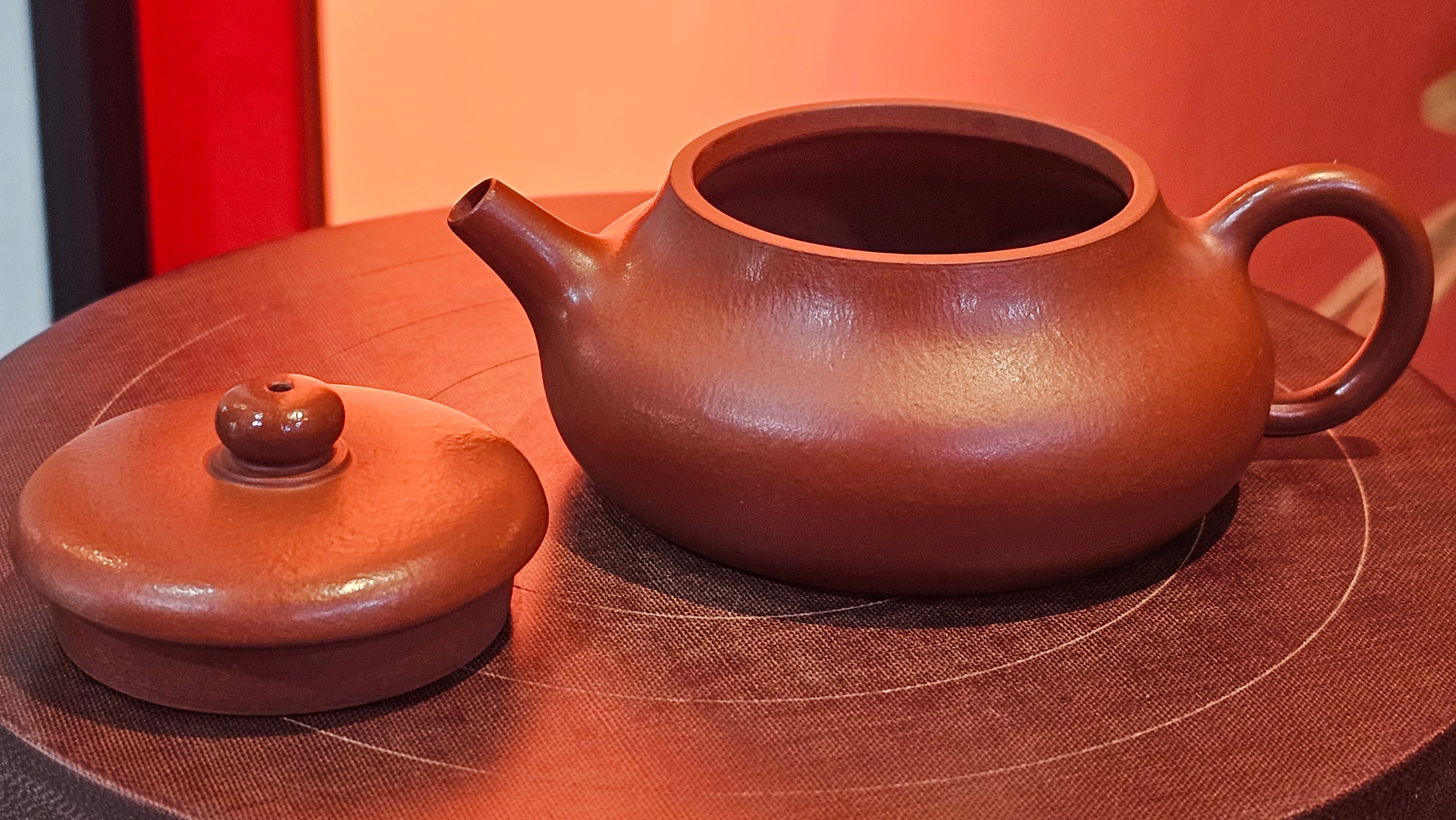 Jing Le 静乐 ~ "Quiet happiness", 96.0ml, Xiao Mei Yao Zhu Ni 小煤窑朱泥, by our Collaborative Craftsman Wang Xing 王兴 ~ Congratulations to Mr P.E., 2302hrs 22nd May 2025, Seattle, WA.