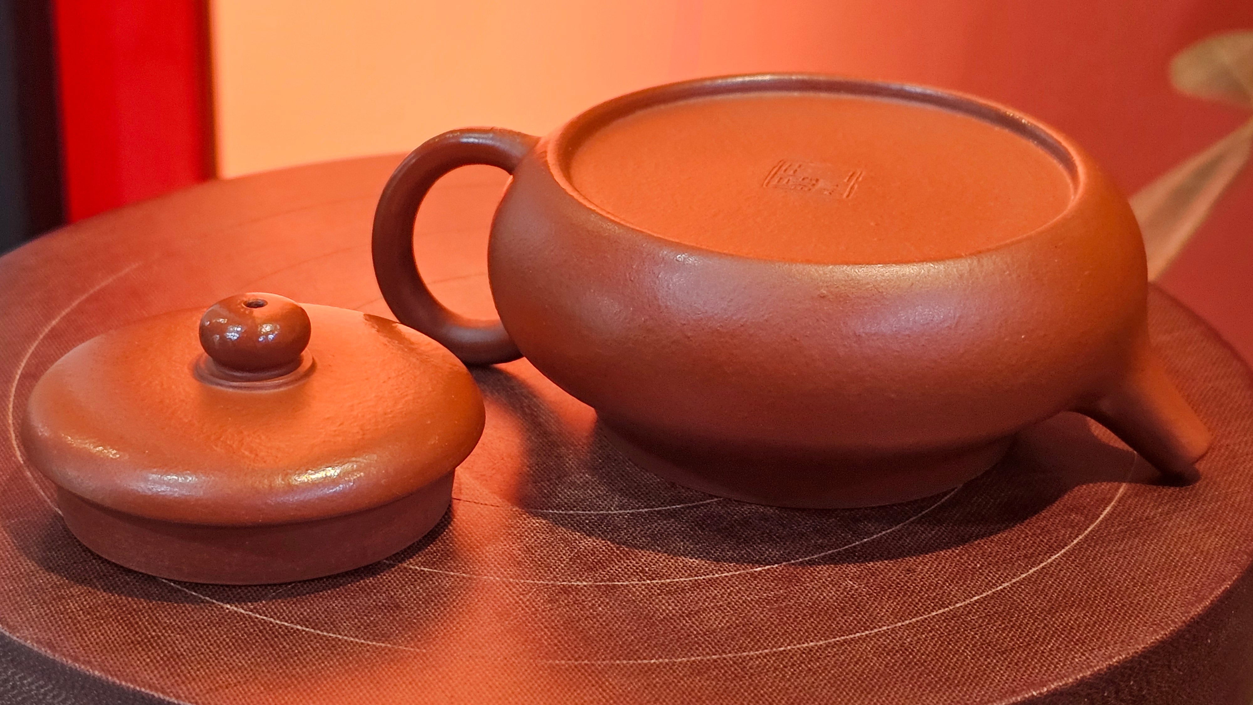 Jing Le 静乐 ~ "Quiet happiness", 96.0ml, Xiao Mei Yao Zhu Ni 小煤窑朱泥, by our Collaborative Craftsman Wang Xing 王兴 ~ Congratulations to Mr P.E., 2302hrs 22nd May 2025, Seattle, WA.