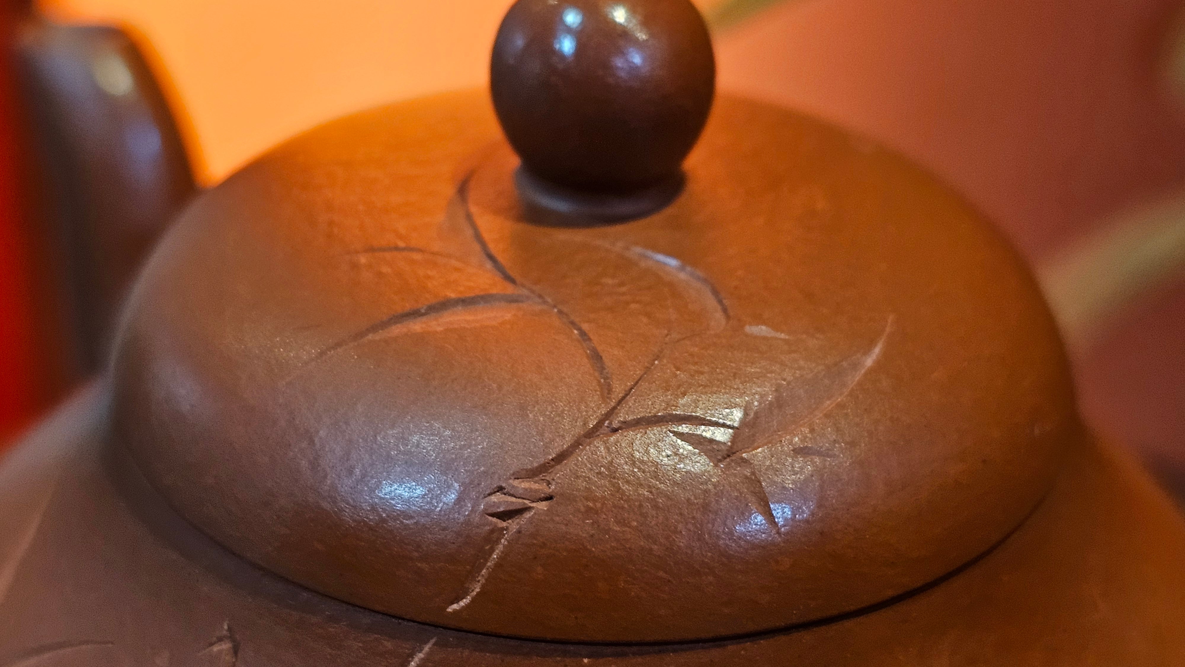 Li Xing 梨形, 170.3ml, Xiao Mei Yao Zhu Ni 小煤窑朱泥 by our Collaborative Craftsman Zhai Yi Yao 翟一耀。"竹韵茶香", 竹刻绘, Engraving of Bamboos and Calligraphy, by Craftsman Yi De Shu 一德书 ~ Congratulations to Mr M.P., 0019hrs 27th June 2025, Aurora, IL.