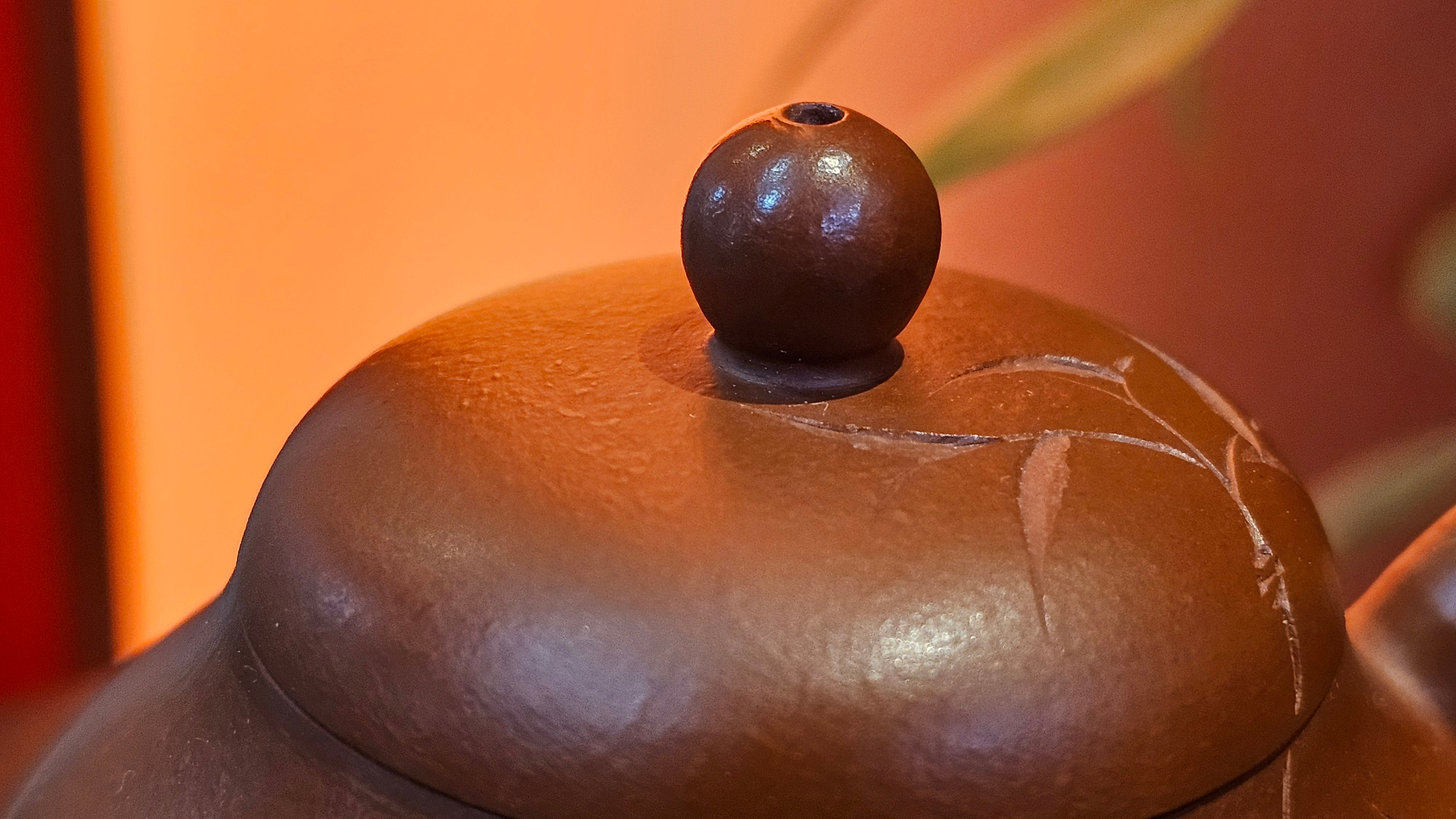 Li Xing 梨形, 170.3ml, Xiao Mei Yao Zhu Ni 小煤窑朱泥 by our Collaborative Craftsman Zhai Yi Yao 翟一耀。"竹韵茶香", 竹刻绘, Engraving of Bamboos and Calligraphy, by Craftsman Yi De Shu 一德书 ~ Congratulations to Mr M.P., 0019hrs 27th June 2025, Aurora, IL.