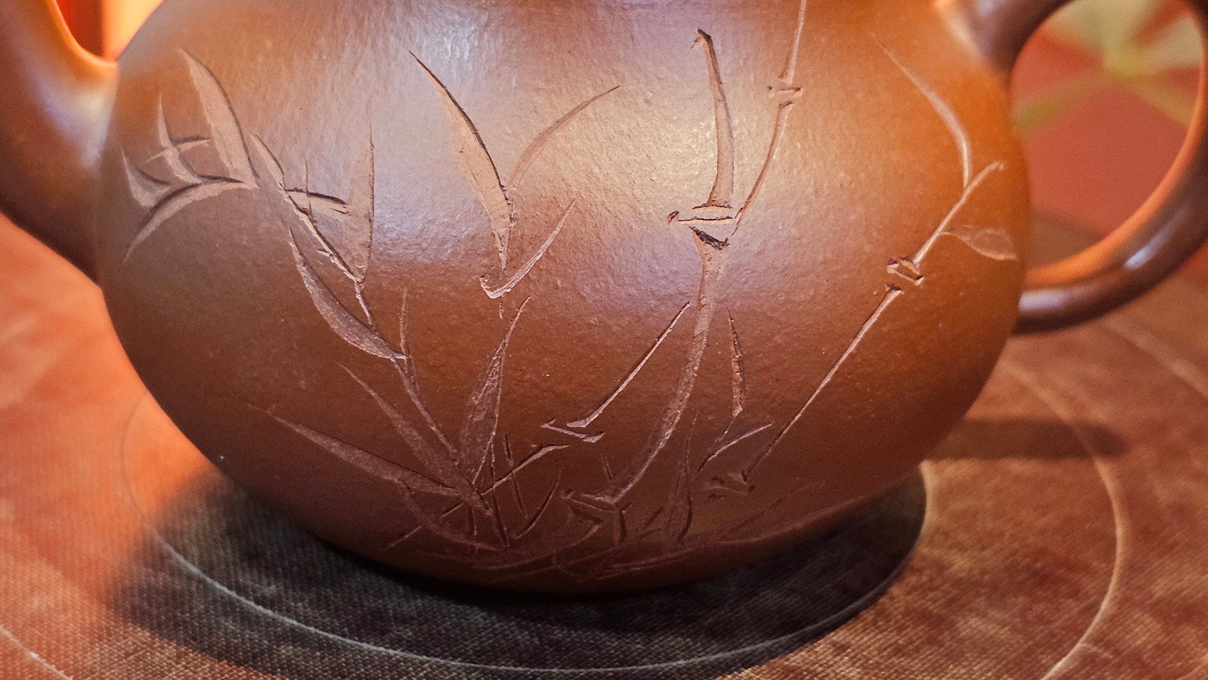 Li Xing 梨形, 170.3ml, Xiao Mei Yao Zhu Ni 小煤窑朱泥 by our Collaborative Craftsman Zhai Yi Yao 翟一耀。"竹韵茶香", 竹刻绘, Engraving of Bamboos and Calligraphy, by Craftsman Yi De Shu 一德书 ~ Congratulations to Mr M.P., 0019hrs 27th June 2025, Aurora, IL.