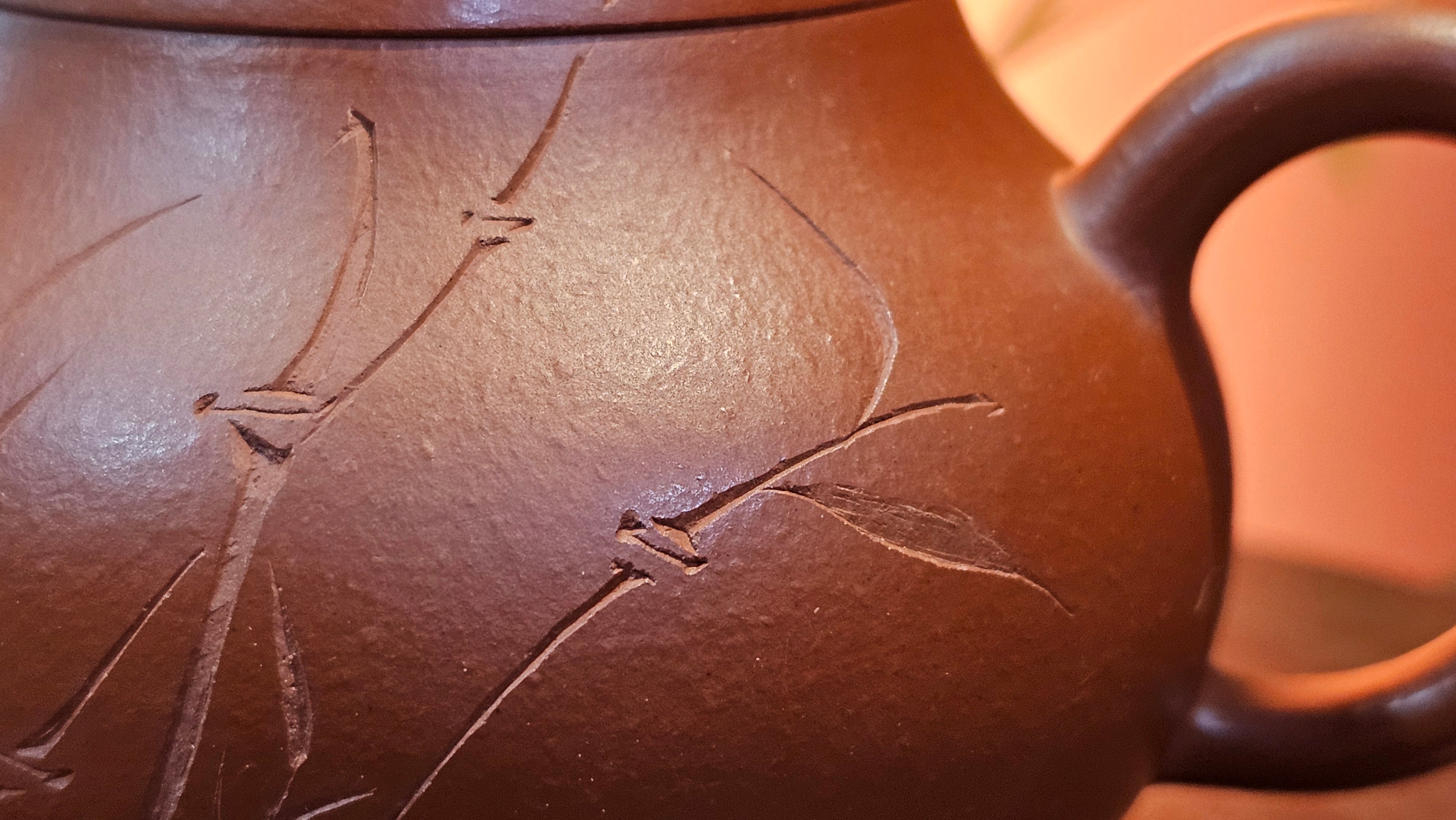 Li Xing 梨形, 170.3ml, Xiao Mei Yao Zhu Ni 小煤窑朱泥 by our Collaborative Craftsman Zhai Yi Yao 翟一耀。"竹韵茶香", 竹刻绘, Engraving of Bamboos and Calligraphy, by Craftsman Yi De Shu 一德书 ~ Congratulations to Mr M.P., 0019hrs 27th June 2025, Aurora, IL.