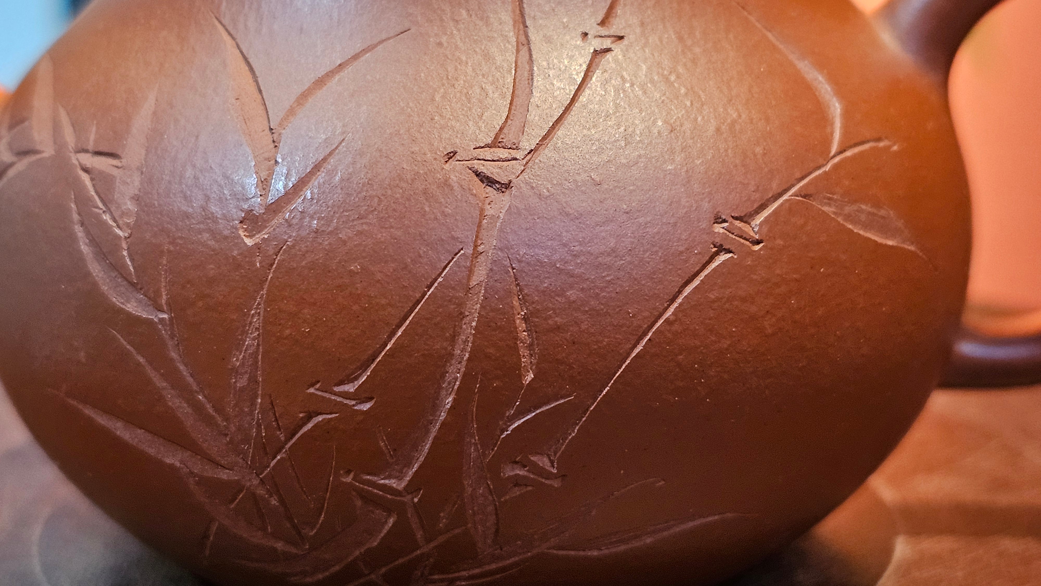 Li Xing 梨形, 170.3ml, Xiao Mei Yao Zhu Ni 小煤窑朱泥 by our Collaborative Craftsman Zhai Yi Yao 翟一耀。"竹韵茶香", 竹刻绘, Engraving of Bamboos and Calligraphy, by Craftsman Yi De Shu 一德书 ~ Congratulations to Mr M.P., 0019hrs 27th June 2025, Aurora, IL.