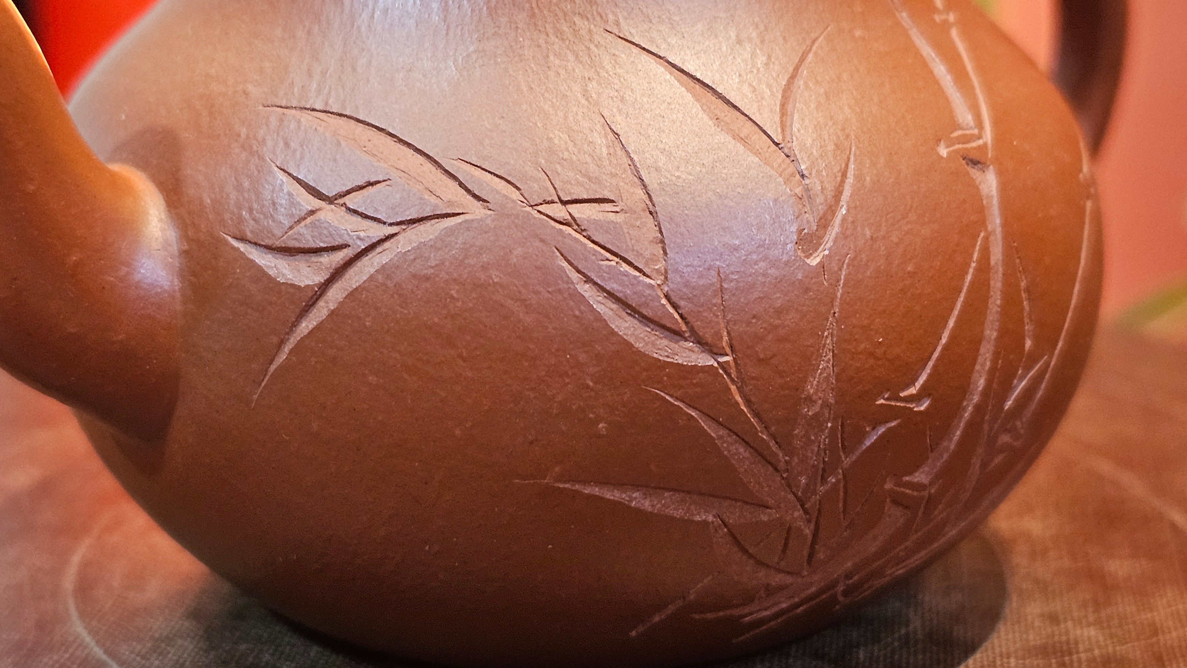 Li Xing 梨形, 170.3ml, Xiao Mei Yao Zhu Ni 小煤窑朱泥 by our Collaborative Craftsman Zhai Yi Yao 翟一耀。"竹韵茶香", 竹刻绘, Engraving of Bamboos and Calligraphy, by Craftsman Yi De Shu 一德书 ~ Congratulations to Mr M.P., 0019hrs 27th June 2025, Aurora, IL.