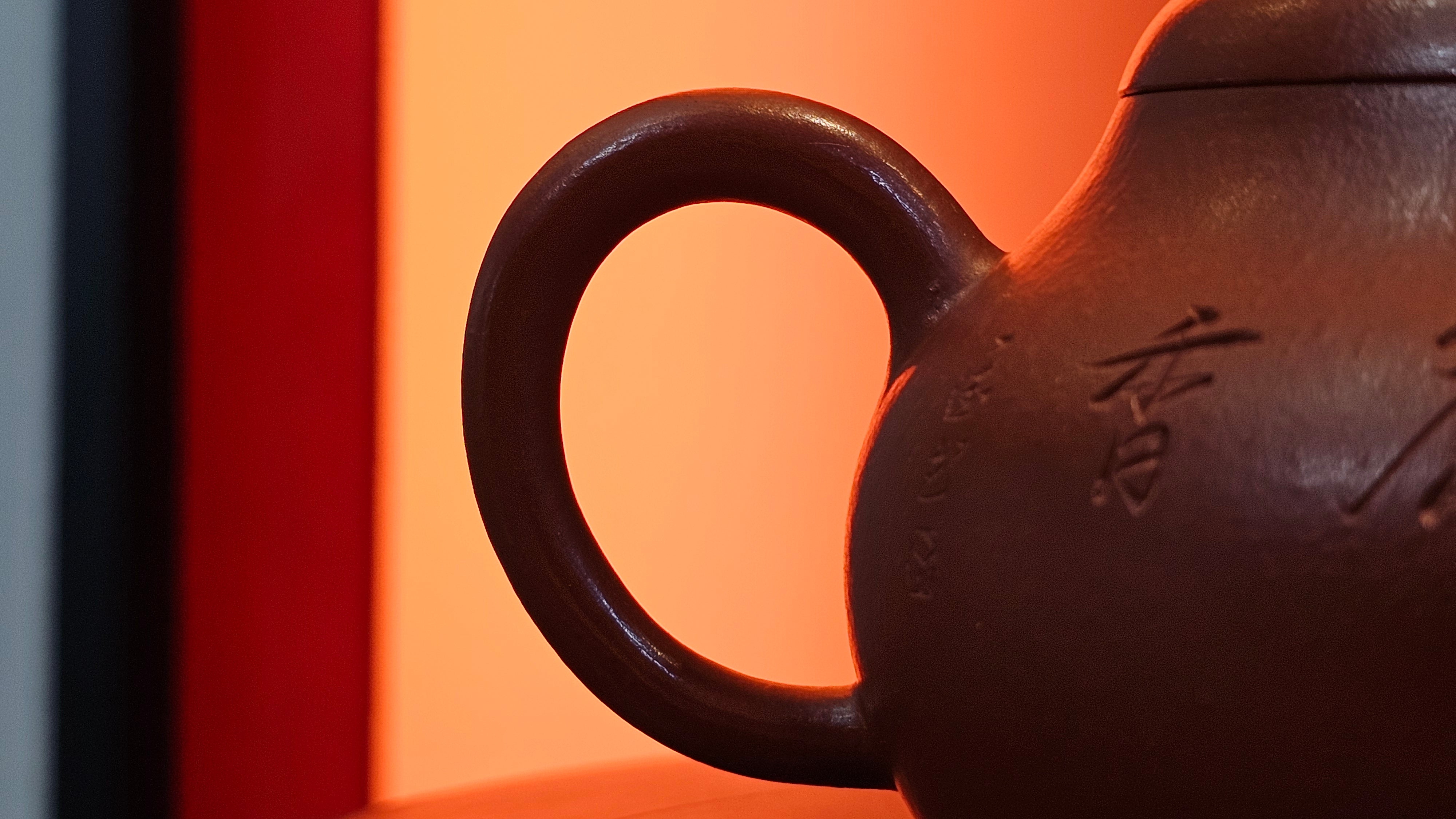 Li Xing 梨形, 170.3ml, Xiao Mei Yao Zhu Ni 小煤窑朱泥 by our Collaborative Craftsman Zhai Yi Yao 翟一耀。"竹韵茶香", 竹刻绘, Engraving of Bamboos and Calligraphy, by Craftsman Yi De Shu 一德书 ~ Congratulations to Mr M.P., 0019hrs 27th June 2025, Aurora, IL.