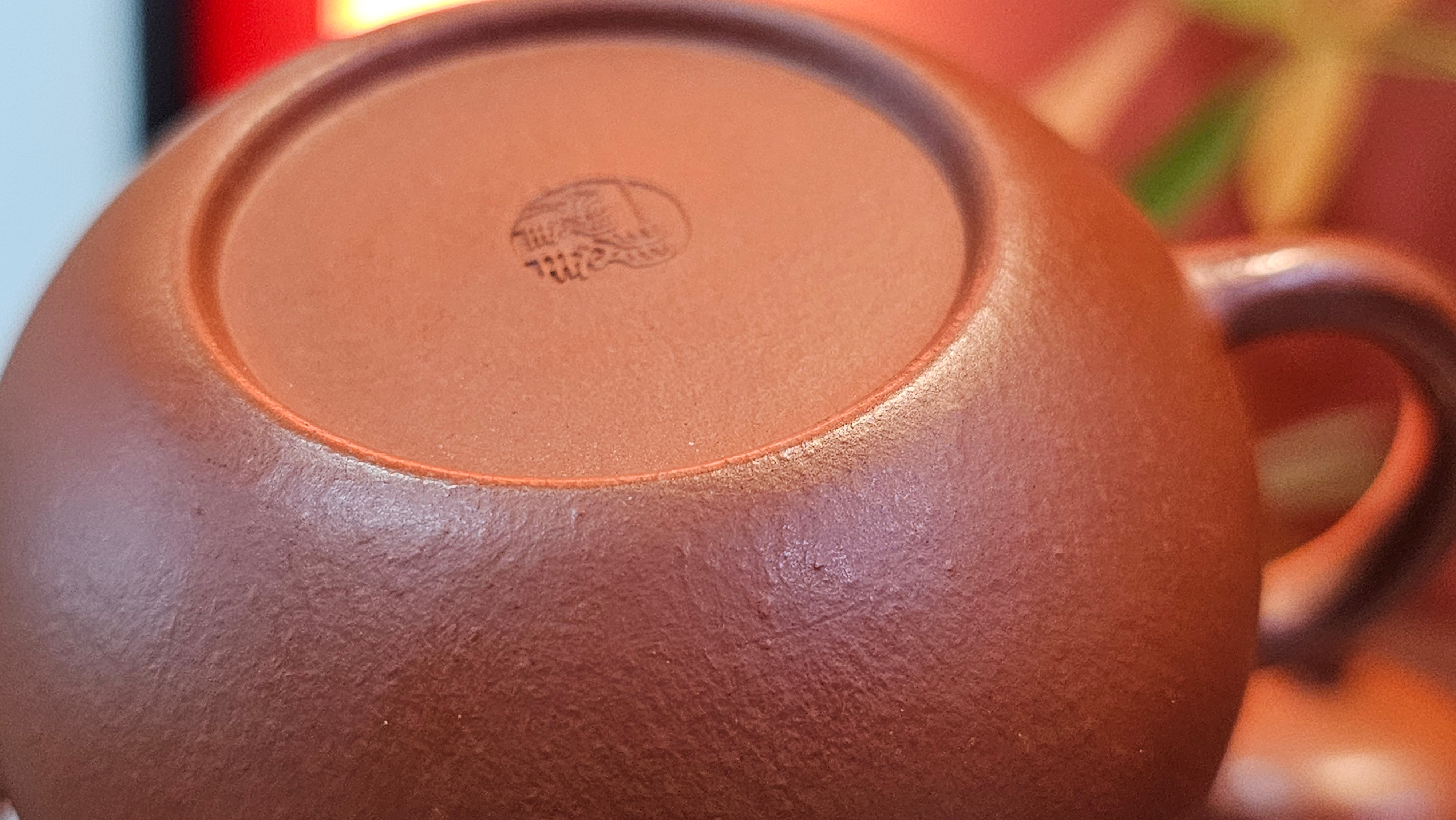 Li Xing 梨形, 170.3ml, Xiao Mei Yao Zhu Ni 小煤窑朱泥 by our Collaborative Craftsman Zhai Yi Yao 翟一耀。"竹韵茶香", 竹刻绘, Engraving of Bamboos and Calligraphy, by Craftsman Yi De Shu 一德书 ~ Congratulations to Mr M.P., 0019hrs 27th June 2025, Aurora, IL.