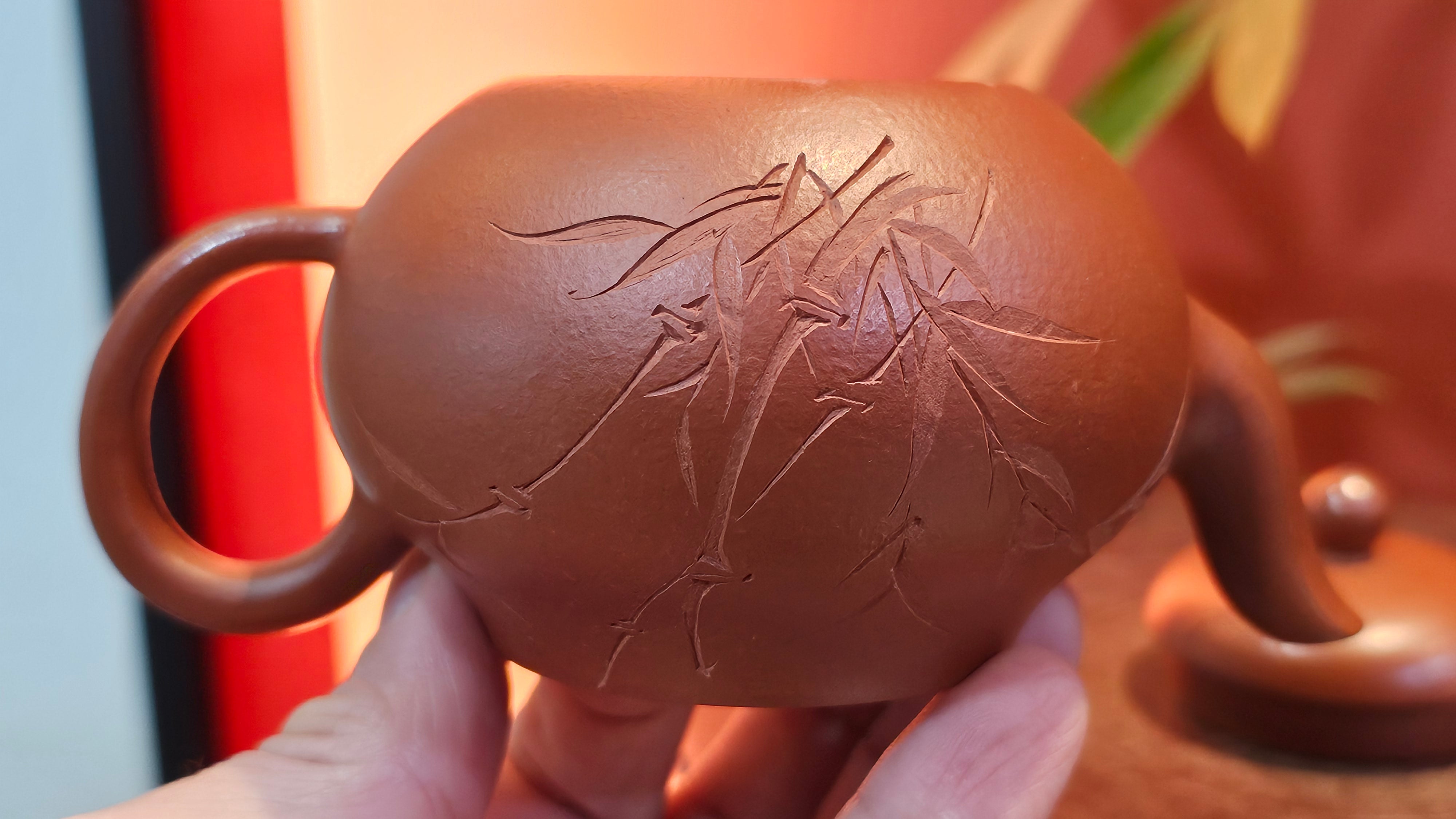 Li Xing 梨形, 170.3ml, Xiao Mei Yao Zhu Ni 小煤窑朱泥 by our Collaborative Craftsman Zhai Yi Yao 翟一耀。"竹韵茶香", 竹刻绘, Engraving of Bamboos and Calligraphy, by Craftsman Yi De Shu 一德书 ~ Congratulations to Mr M.P., 0019hrs 27th June 2025, Aurora, IL.