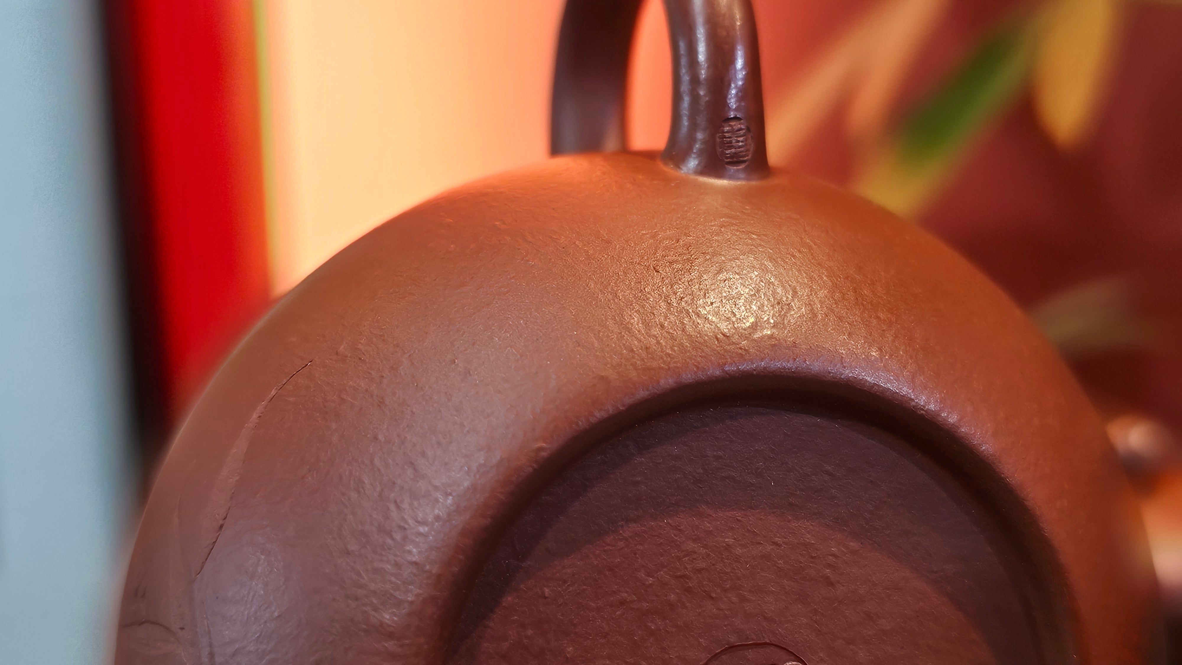 Li Xing 梨形, 170.3ml, Xiao Mei Yao Zhu Ni 小煤窑朱泥 by our Collaborative Craftsman Zhai Yi Yao 翟一耀。"竹韵茶香", 竹刻绘, Engraving of Bamboos and Calligraphy, by Craftsman Yi De Shu 一德书 ~ Congratulations to Mr M.P., 0019hrs 27th June 2025, Aurora, IL.