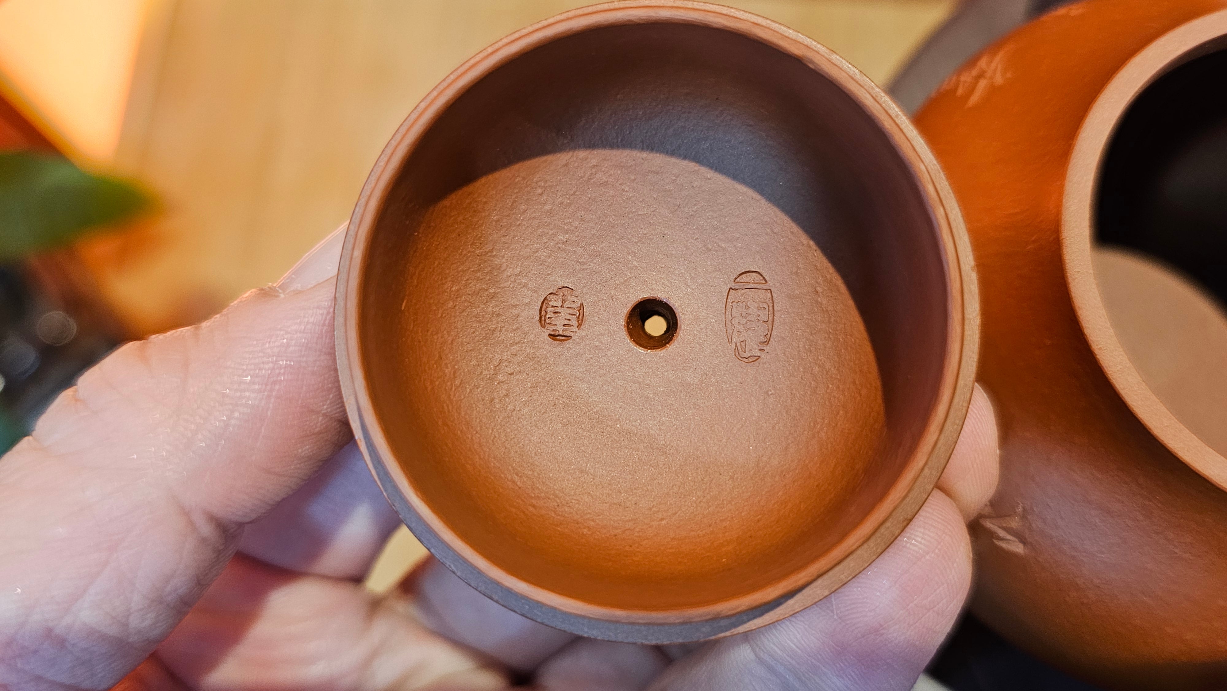 Li Xing 梨形, 170.3ml, Xiao Mei Yao Zhu Ni 小煤窑朱泥 by our Collaborative Craftsman Zhai Yi Yao 翟一耀。"竹韵茶香", 竹刻绘, Engraving of Bamboos and Calligraphy, by Craftsman Yi De Shu 一德书 ~ Congratulations to Mr M.P., 0019hrs 27th June 2025, Aurora, IL.