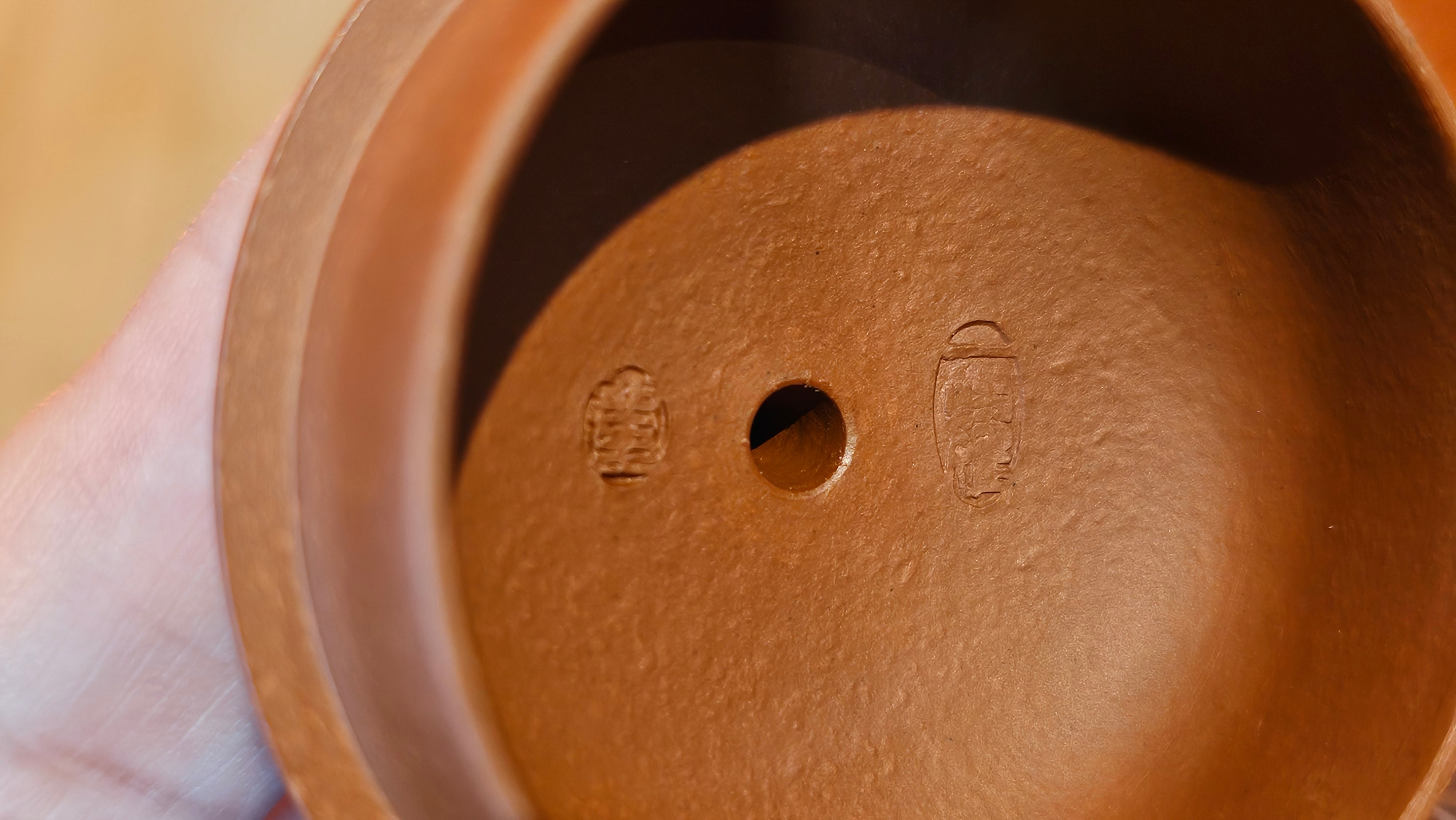 Li Xing 梨形, 170.3ml, Xiao Mei Yao Zhu Ni 小煤窑朱泥 by our Collaborative Craftsman Zhai Yi Yao 翟一耀。"竹韵茶香", 竹刻绘, Engraving of Bamboos and Calligraphy, by Craftsman Yi De Shu 一德书 ~ Congratulations to Mr M.P., 0019hrs 27th June 2025, Aurora, IL.