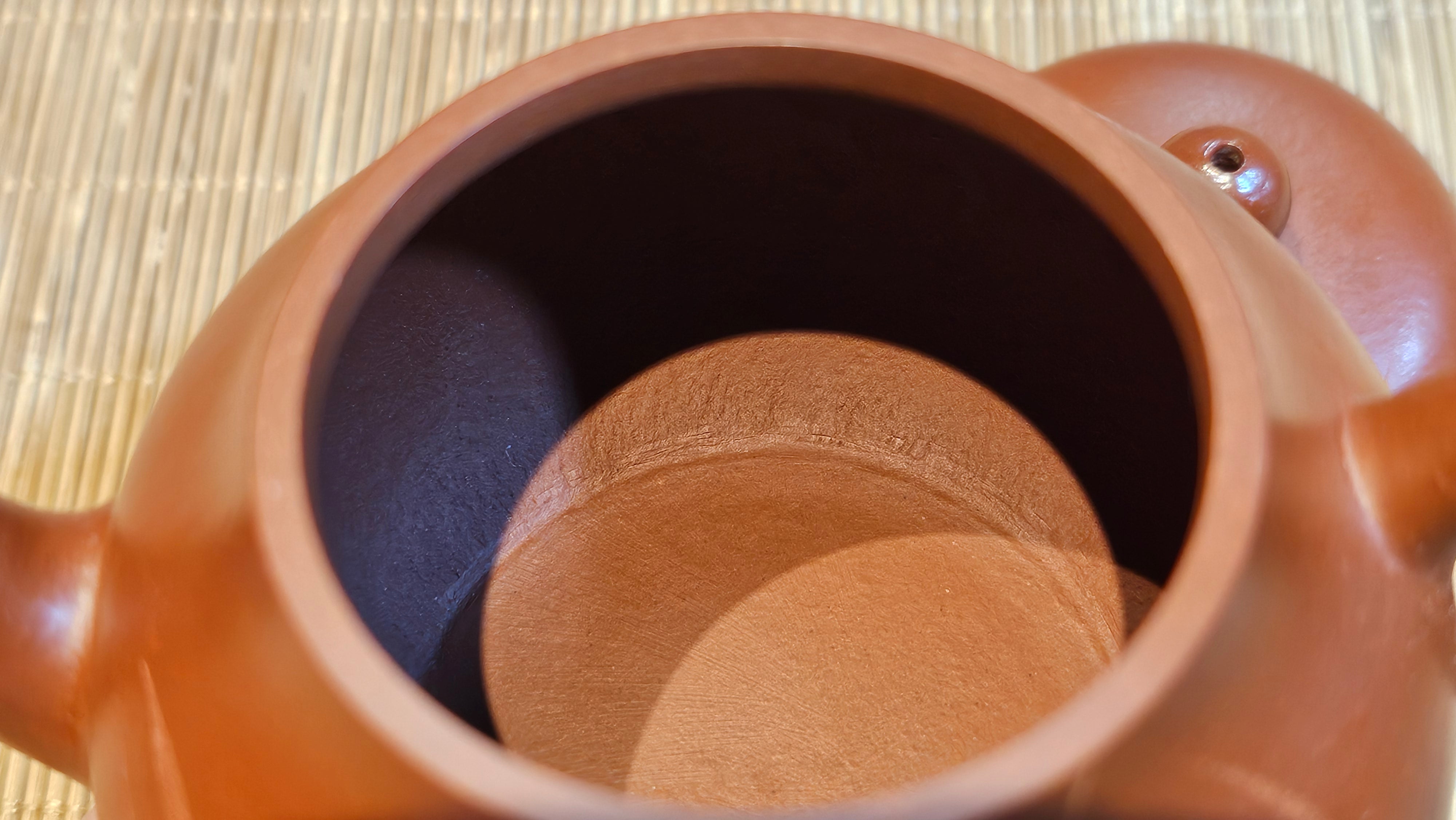 Li Xing 梨形, 170.3ml, Xiao Mei Yao Zhu Ni 小煤窑朱泥 by our Collaborative Craftsman Zhai Yi Yao 翟一耀。"竹韵茶香", 竹刻绘, Engraving of Bamboos and Calligraphy, by Craftsman Yi De Shu 一德书 ~ Congratulations to Mr M.P., 0019hrs 27th June 2025, Aurora, IL.