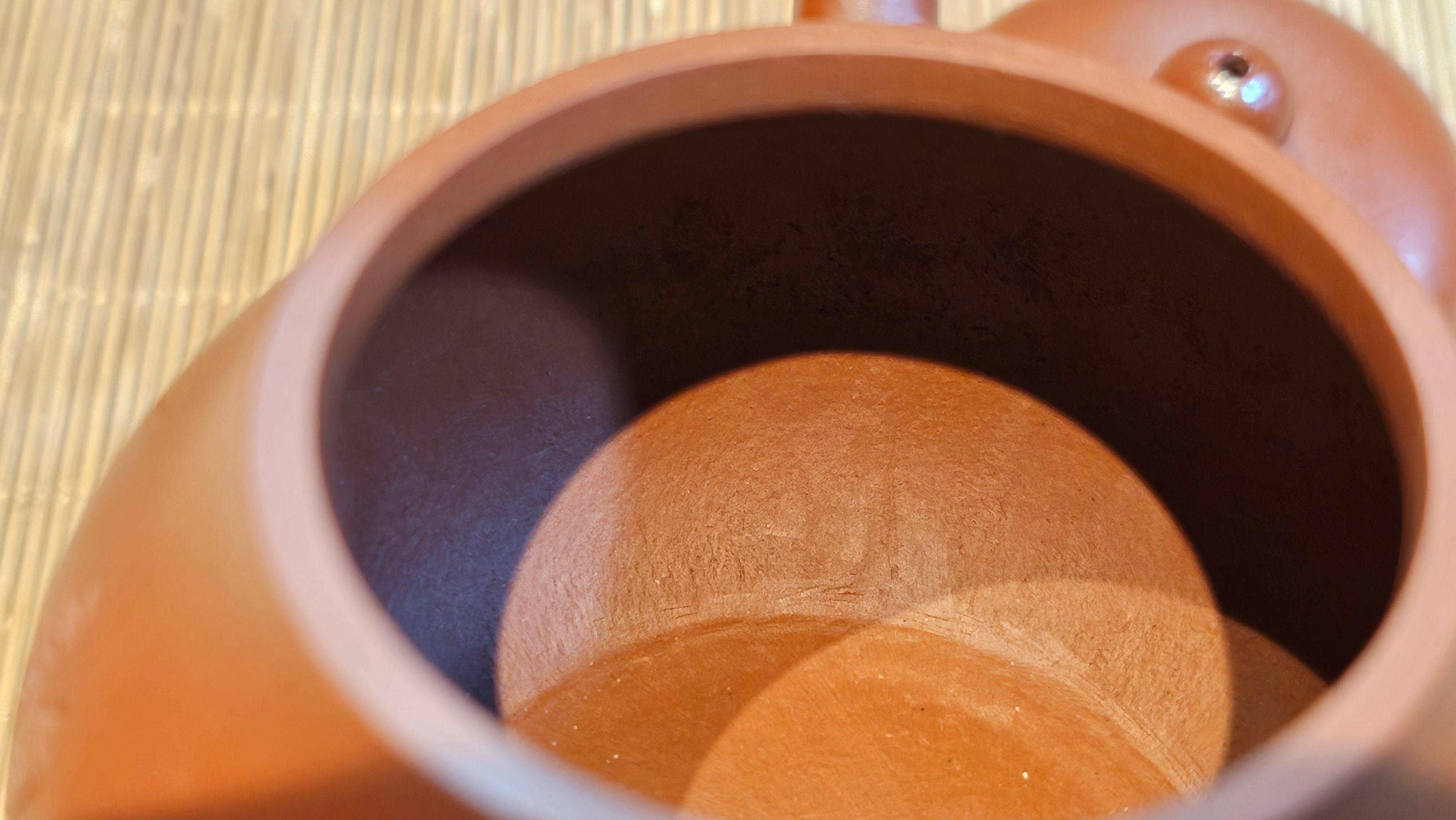 Li Xing 梨形, 170.3ml, Xiao Mei Yao Zhu Ni 小煤窑朱泥 by our Collaborative Craftsman Zhai Yi Yao 翟一耀。"竹韵茶香", 竹刻绘, Engraving of Bamboos and Calligraphy, by Craftsman Yi De Shu 一德书 ~ Congratulations to Mr M.P., 0019hrs 27th June 2025, Aurora, IL.