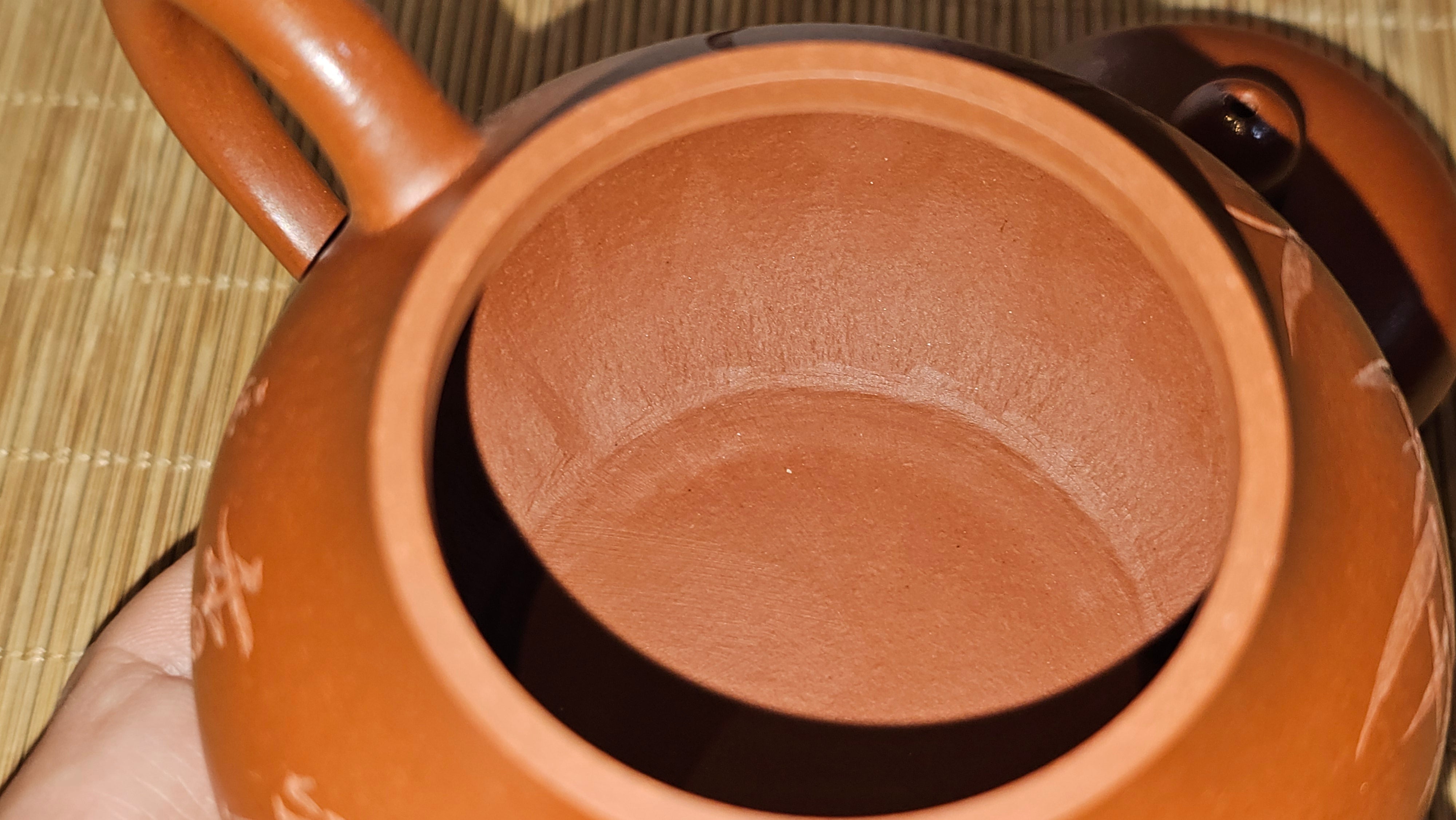 Li Xing 梨形, 170.3ml, Xiao Mei Yao Zhu Ni 小煤窑朱泥 by our Collaborative Craftsman Zhai Yi Yao 翟一耀。"竹韵茶香", 竹刻绘, Engraving of Bamboos and Calligraphy, by Craftsman Yi De Shu 一德书 ~ Congratulations to Mr M.P., 0019hrs 27th June 2025, Aurora, IL.