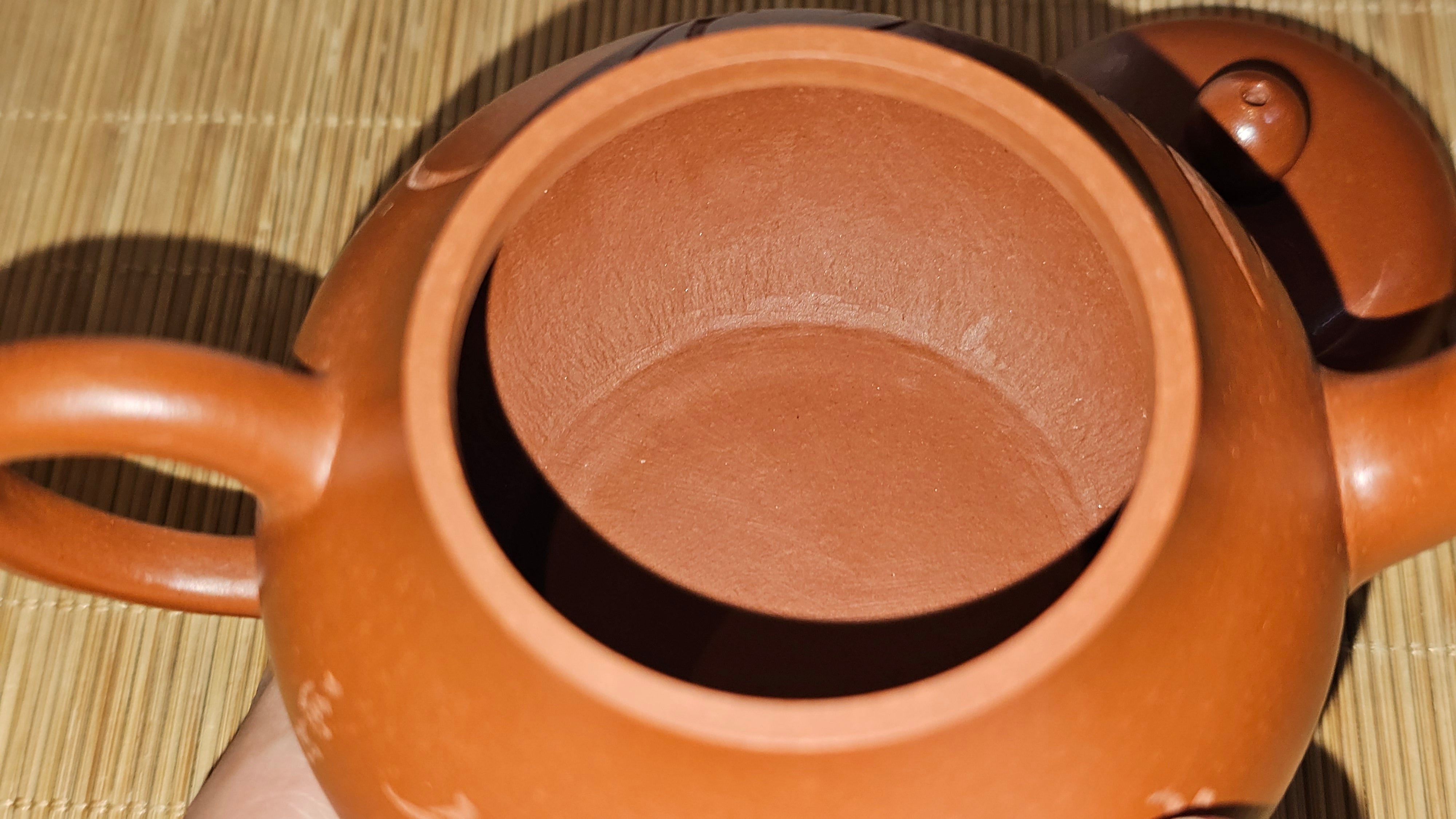 Li Xing 梨形, 170.3ml, Xiao Mei Yao Zhu Ni 小煤窑朱泥 by our Collaborative Craftsman Zhai Yi Yao 翟一耀。"竹韵茶香", 竹刻绘, Engraving of Bamboos and Calligraphy, by Craftsman Yi De Shu 一德书 ~ Congratulations to Mr M.P., 0019hrs 27th June 2025, Aurora, IL.