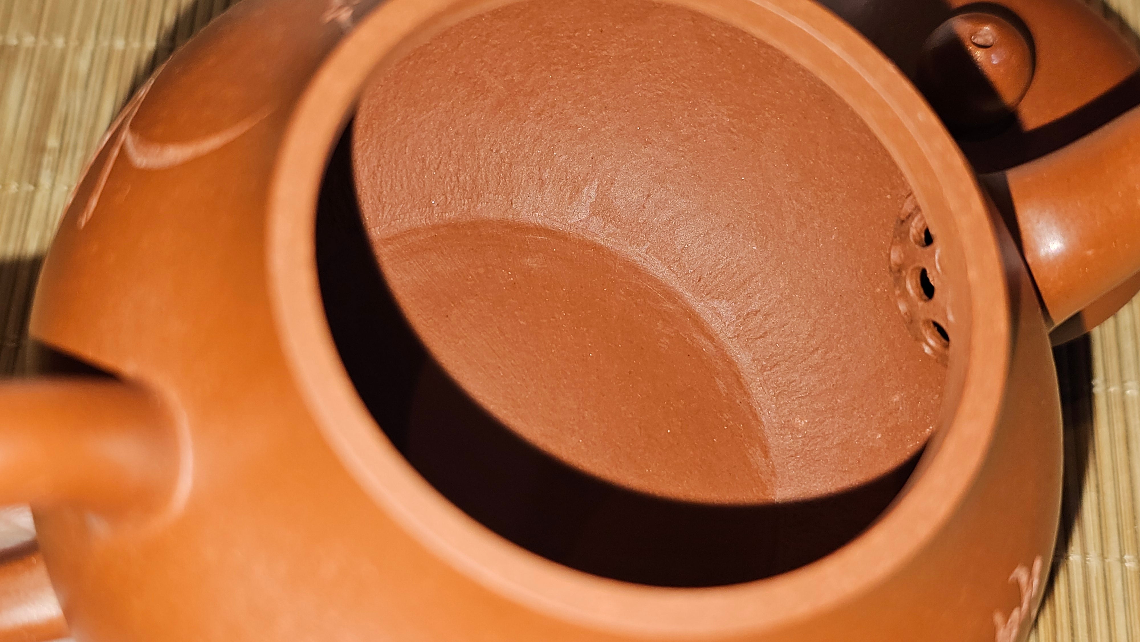 Li Xing 梨形, 170.3ml, Xiao Mei Yao Zhu Ni 小煤窑朱泥 by our Collaborative Craftsman Zhai Yi Yao 翟一耀。"竹韵茶香", 竹刻绘, Engraving of Bamboos and Calligraphy, by Craftsman Yi De Shu 一德书 ~ Congratulations to Mr M.P., 0019hrs 27th June 2025, Aurora, IL.