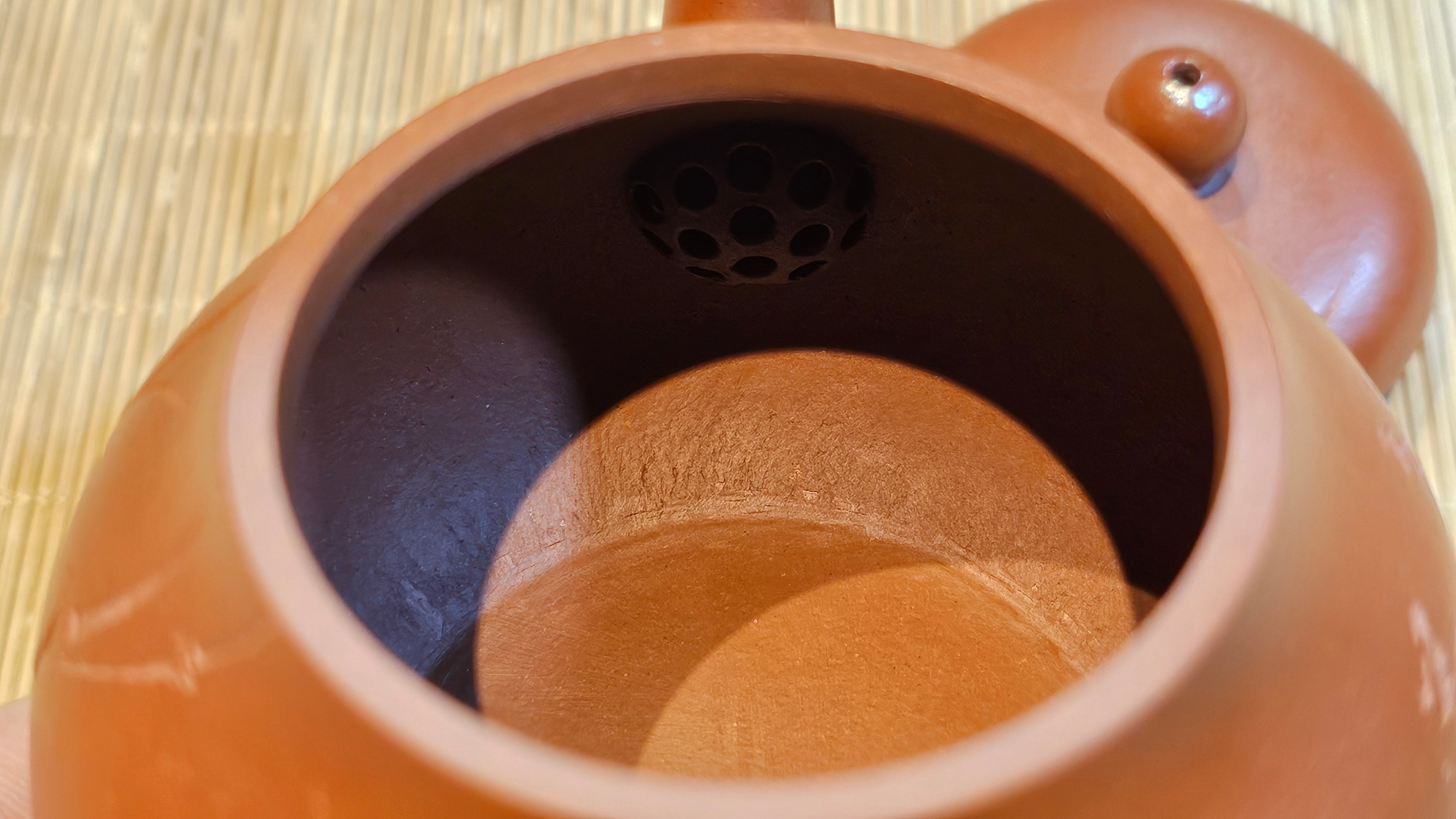 Li Xing 梨形, 170.3ml, Xiao Mei Yao Zhu Ni 小煤窑朱泥 by our Collaborative Craftsman Zhai Yi Yao 翟一耀。"竹韵茶香", 竹刻绘, Engraving of Bamboos and Calligraphy, by Craftsman Yi De Shu 一德书 ~ Congratulations to Mr M.P., 0019hrs 27th June 2025, Aurora, IL.