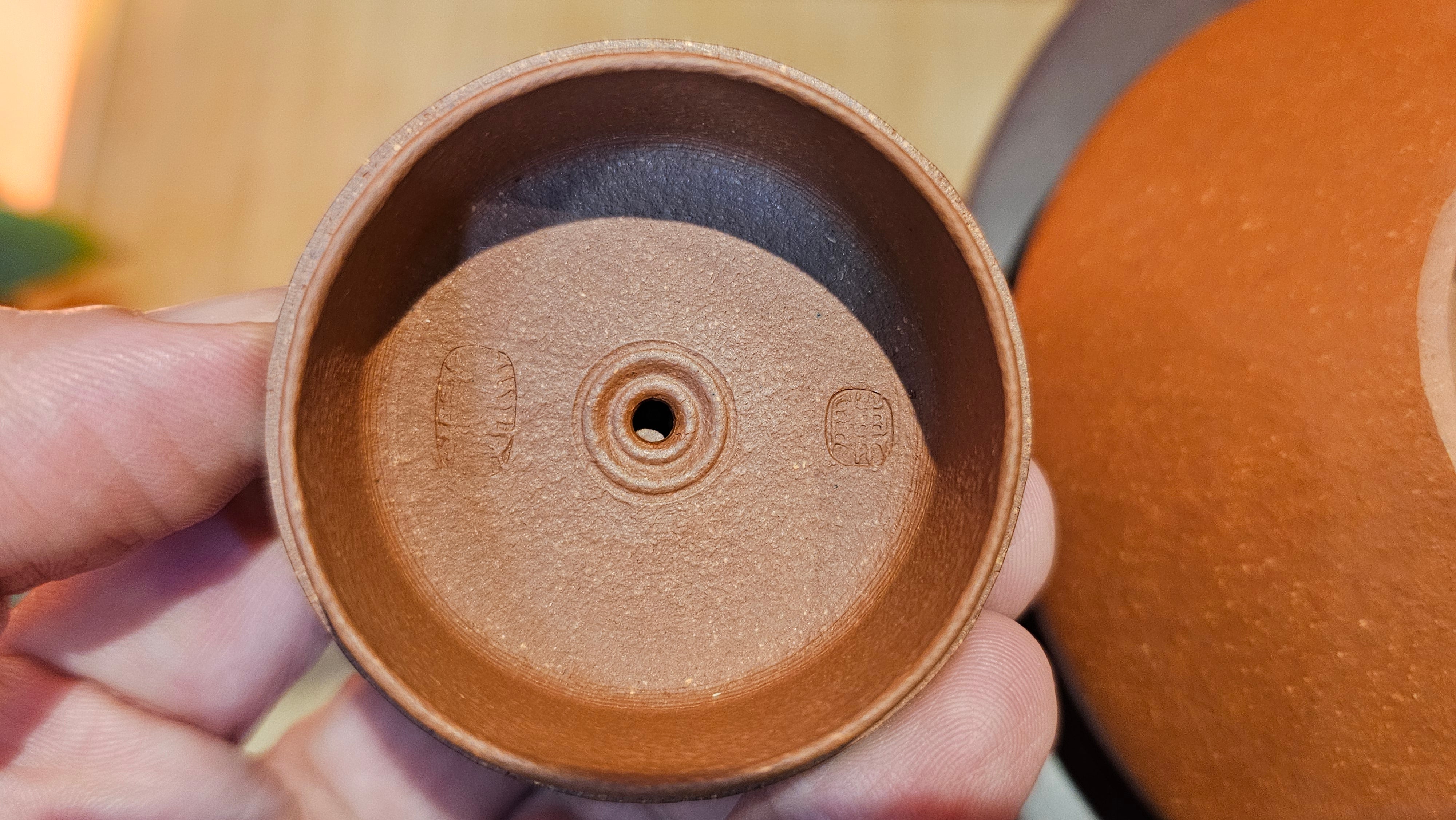 He Piao 合瓢, 155.9ml, Hong Jiang Po Ni 红降坡泥, by our Collaborative Craftsman Chen Gui Zhi 陈桂枝。(Red JiangPoNi is rarer than Yellow JiangPoNi, XiaoMeiYao ZhuNi & ZhaoZhuang ZhuNi) ~ Congratulations to Ms L., 0733hrs 30th May 2025, Katy, TX.