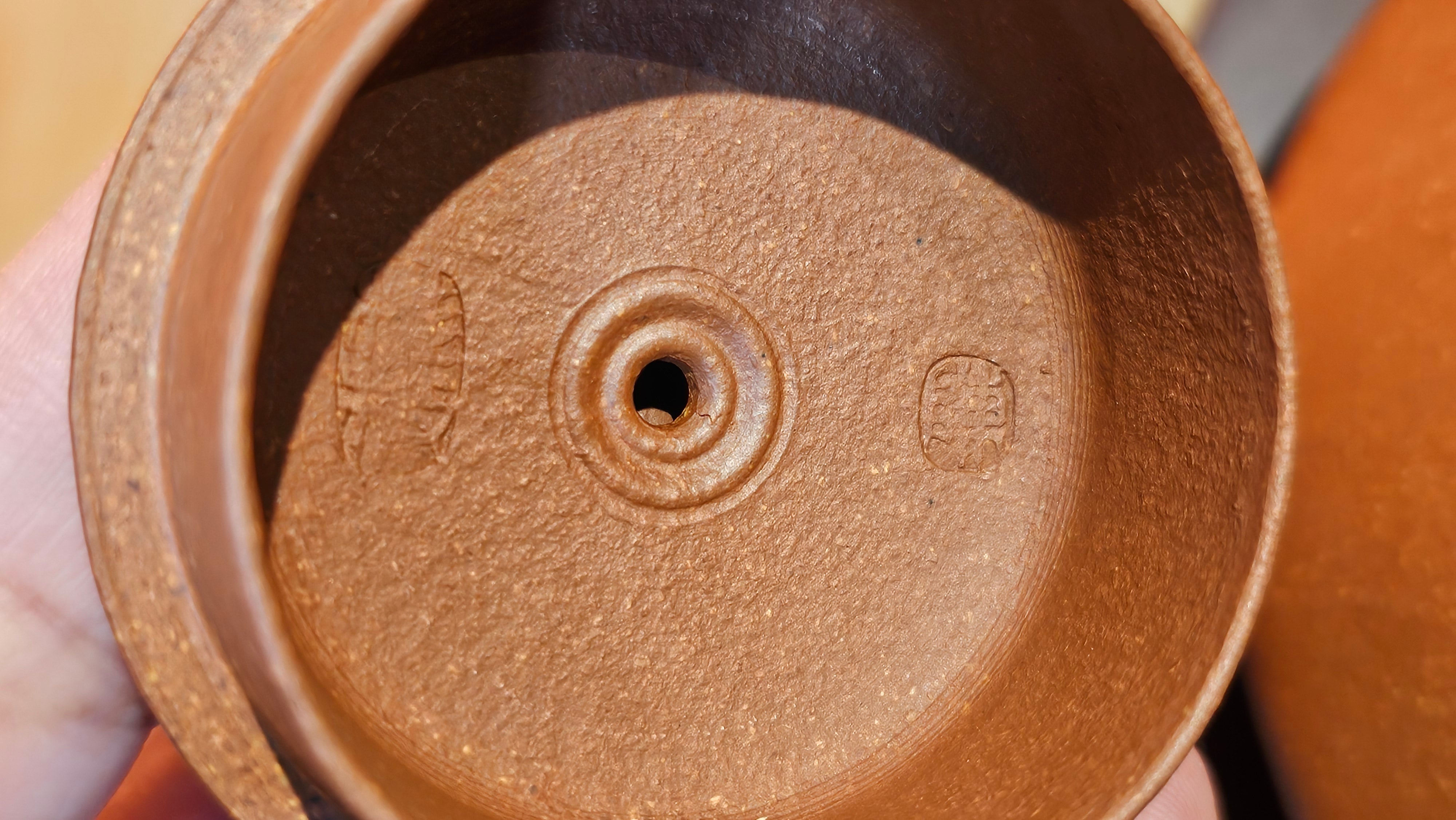 He Piao 合瓢, 155.9ml, Hong Jiang Po Ni 红降坡泥, by our Collaborative Craftsman Chen Gui Zhi 陈桂枝。(Red JiangPoNi is rarer than Yellow JiangPoNi, XiaoMeiYao ZhuNi & ZhaoZhuang ZhuNi) ~ Congratulations to Ms L., 0733hrs 30th May 2025, Katy, TX.