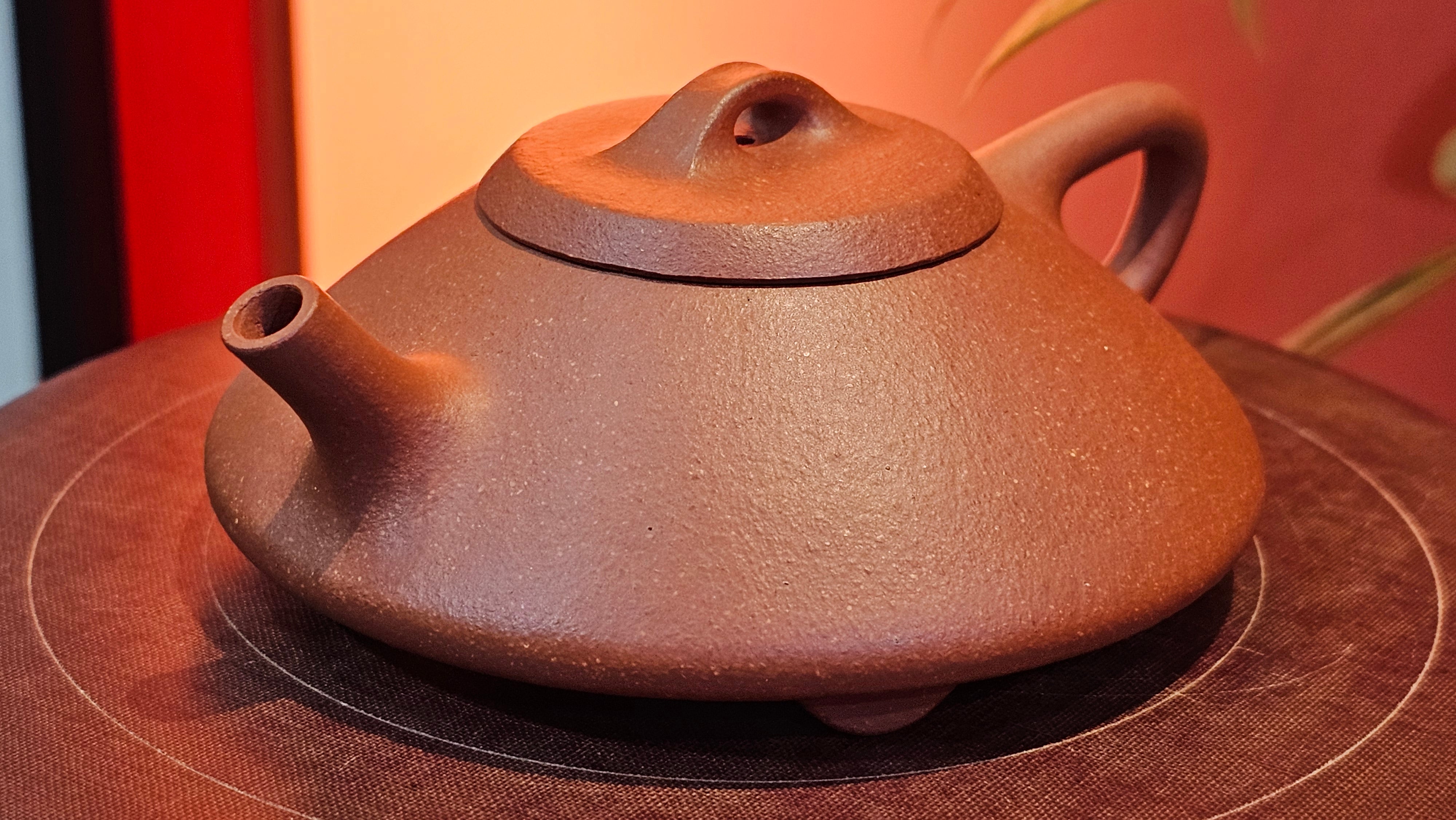 He Piao 合瓢, 155.9ml, Hong Jiang Po Ni 红降坡泥, by our Collaborative Craftsman Chen Gui Zhi 陈桂枝。(Red JiangPoNi is rarer than Yellow JiangPoNi, XiaoMeiYao ZhuNi & ZhaoZhuang ZhuNi) ~ Congratulations to Ms L., 0733hrs 30th May 2025, Katy, TX.