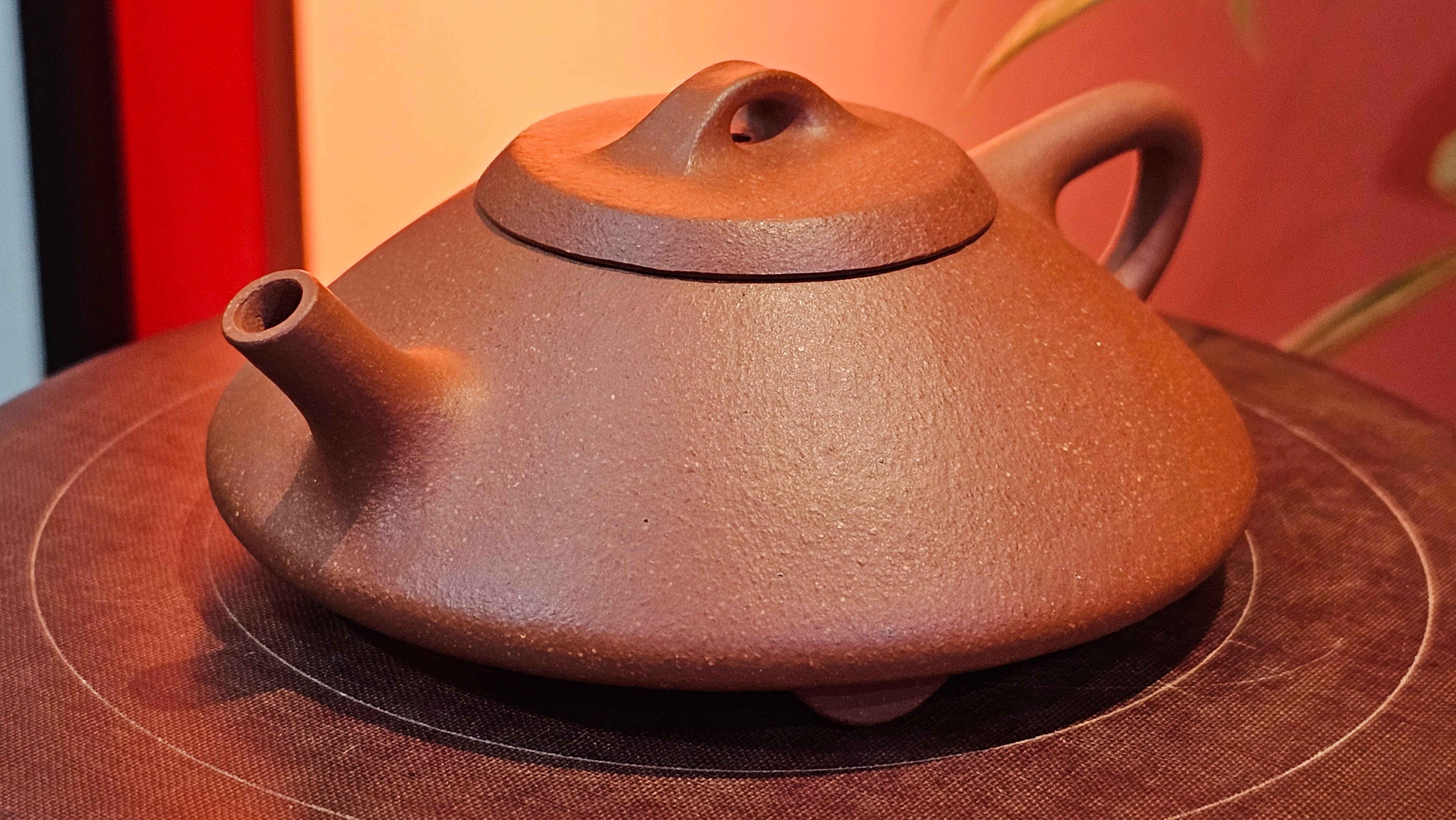 He Piao 合瓢, 155.9ml, Hong Jiang Po Ni 红降坡泥, by our Collaborative Craftsman Chen Gui Zhi 陈桂枝。(Red JiangPoNi is rarer than Yellow JiangPoNi, XiaoMeiYao ZhuNi & ZhaoZhuang ZhuNi) ~ Congratulations to Ms L., 0733hrs 30th May 2025, Katy, TX.