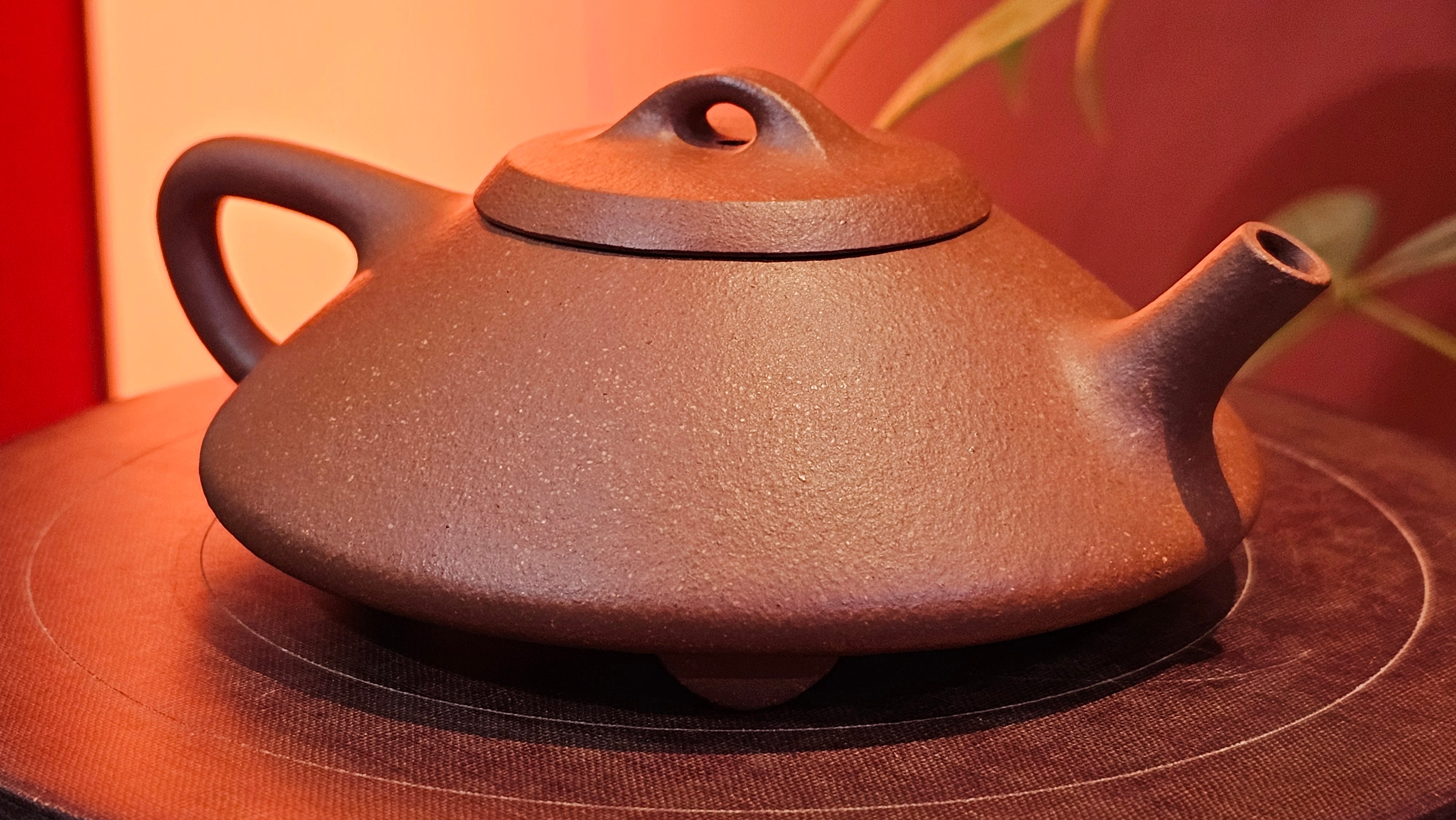 He Piao 合瓢, 155.9ml, Hong Jiang Po Ni 红降坡泥, by our Collaborative Craftsman Chen Gui Zhi 陈桂枝。(Red JiangPoNi is rarer than Yellow JiangPoNi, XiaoMeiYao ZhuNi & ZhaoZhuang ZhuNi) ~ Congratulations to Ms L., 0733hrs 30th May 2025, Katy, TX.