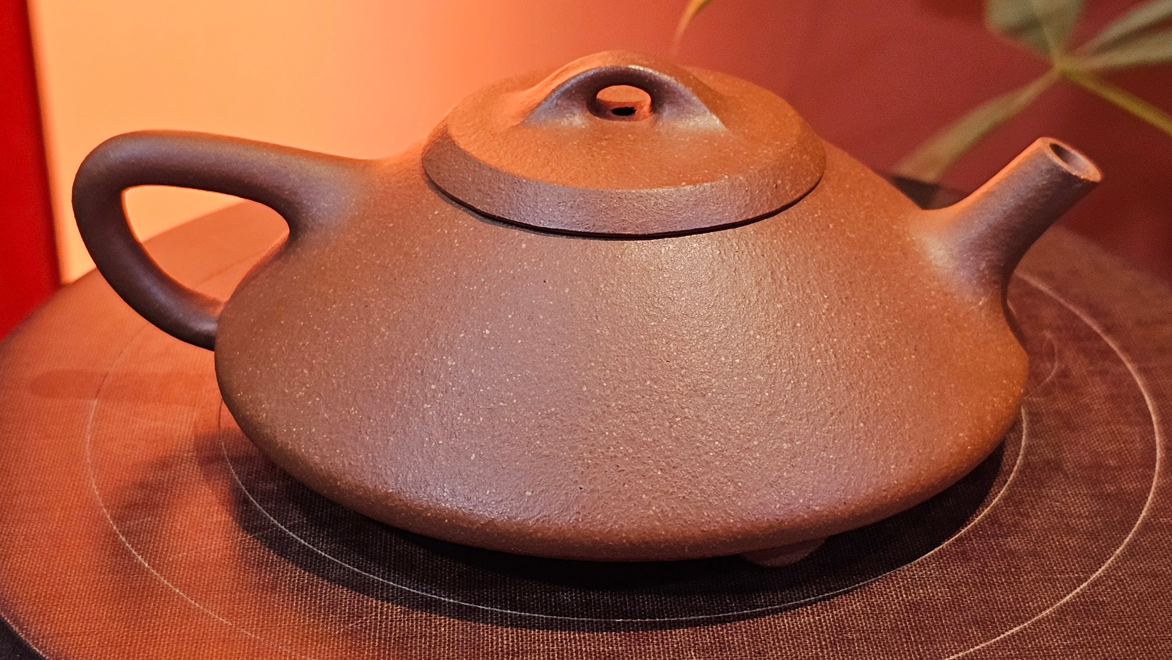 He Piao 合瓢, 155.9ml, Hong Jiang Po Ni 红降坡泥, by our Collaborative Craftsman Chen Gui Zhi 陈桂枝。(Red JiangPoNi is rarer than Yellow JiangPoNi, XiaoMeiYao ZhuNi & ZhaoZhuang ZhuNi) ~ Congratulations to Ms L., 0733hrs 30th May 2025, Katy, TX.